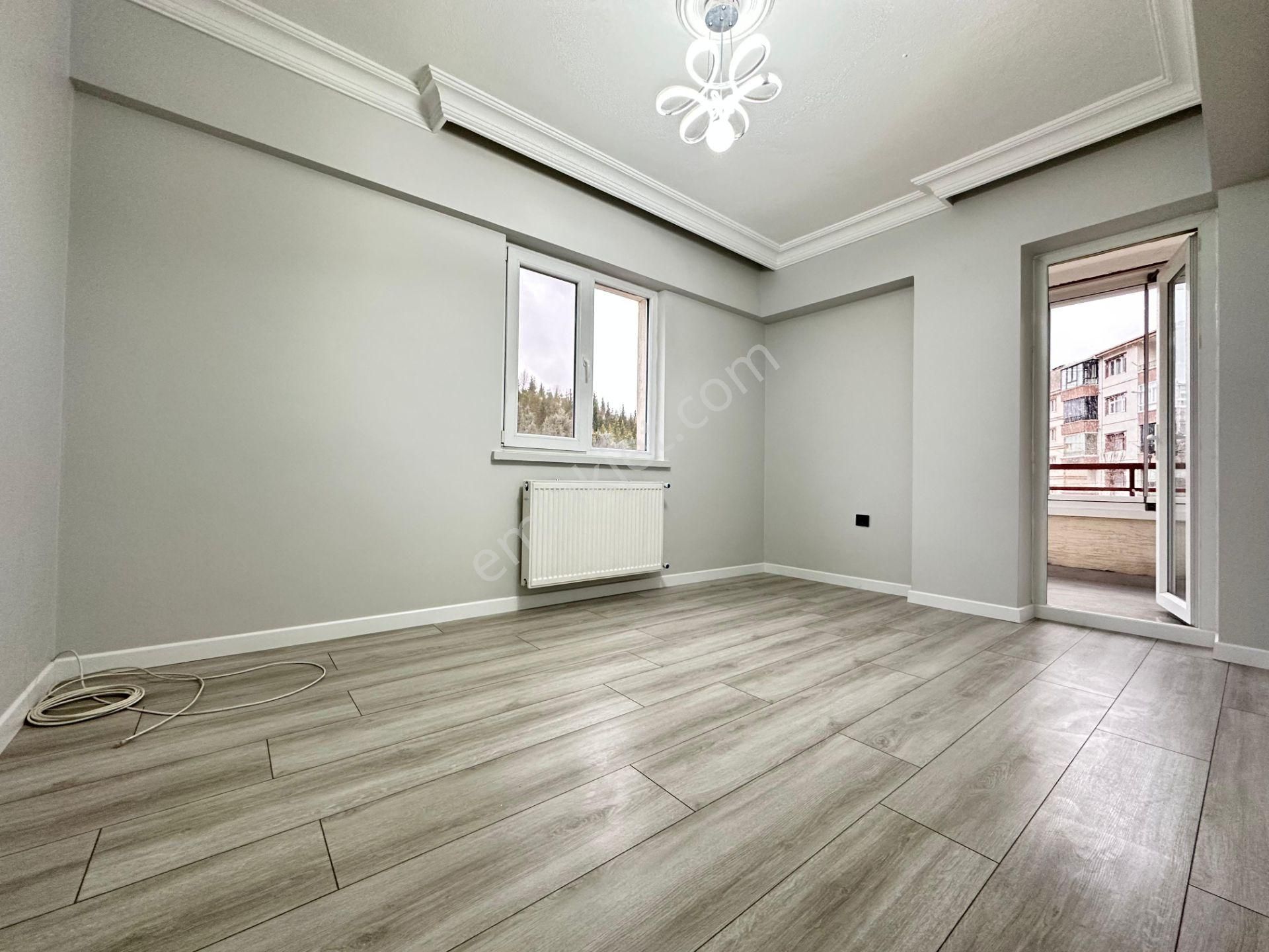 Pursaklar Mehmet Zengin Emlak'tan Merkez Mah. 1.kat 3+1 Ful Yapılı Daire - Görsel 11