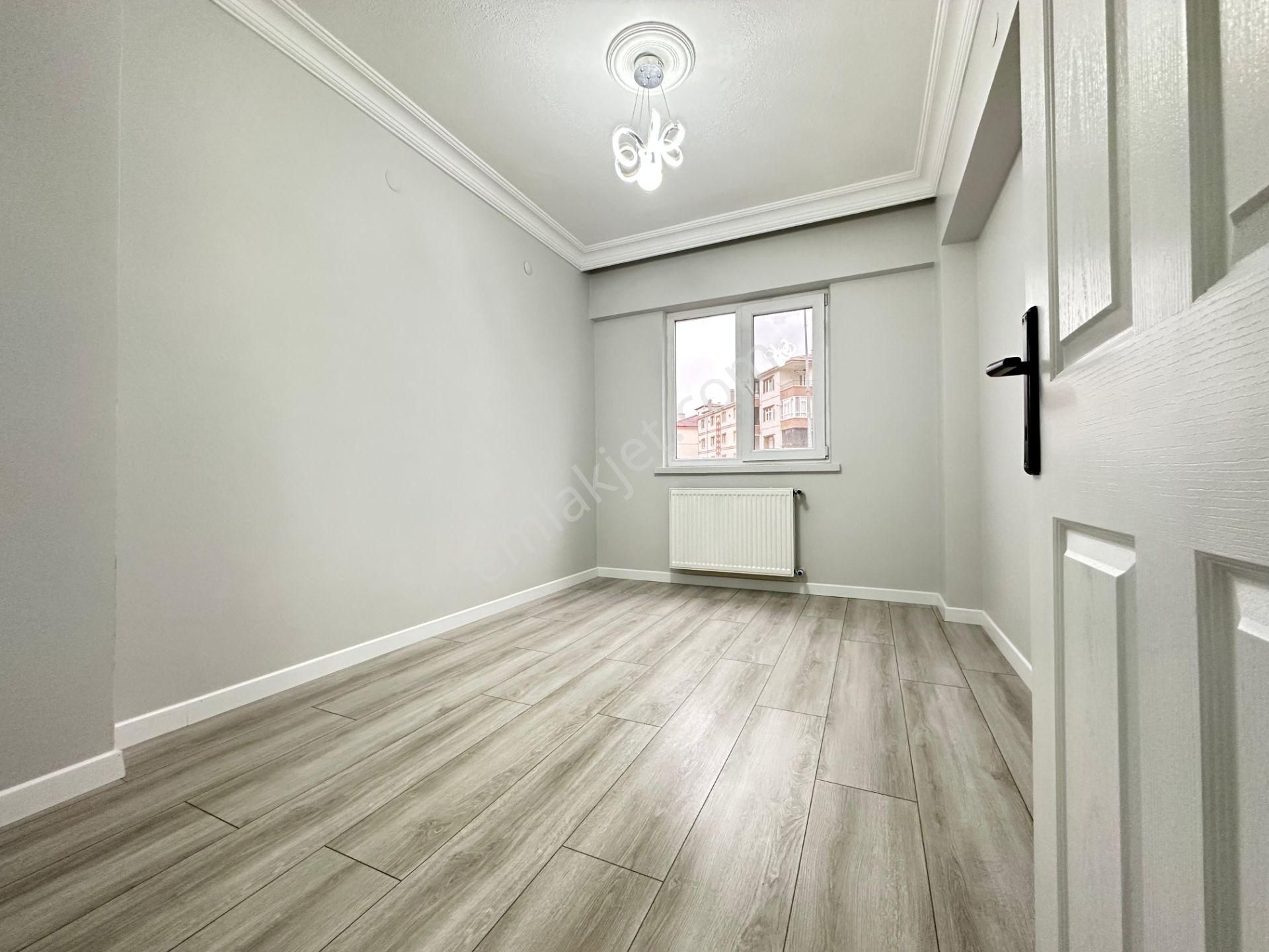 Pursaklar Mehmet Zengin Emlak'tan Merkez Mah. 1.kat 3+1 Ful Yapılı Daire - Görsel 15