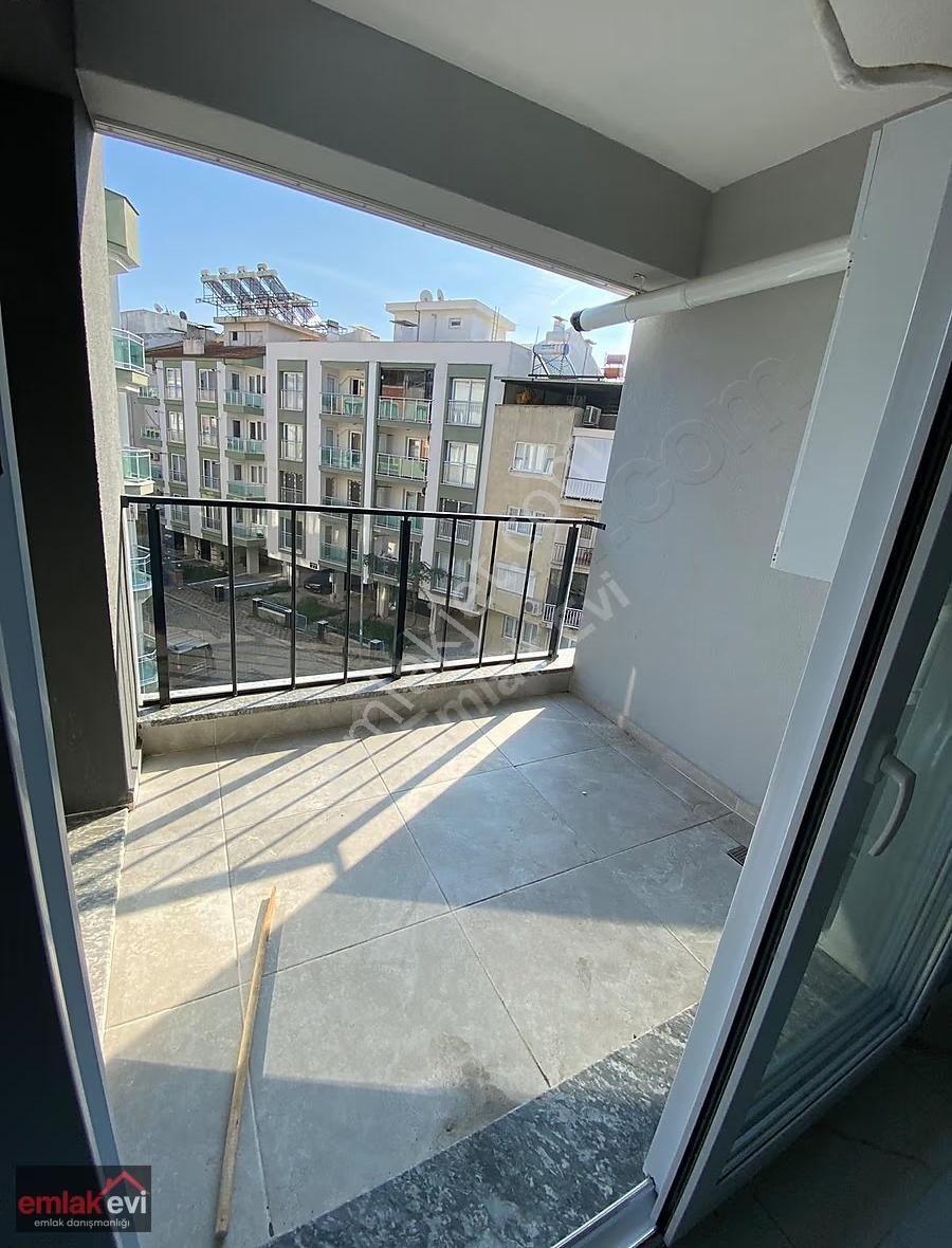 Emlak Evinden Fatih Mahallesinde Çift Teraslı 5+1 Dublex Daire - Görsel 29