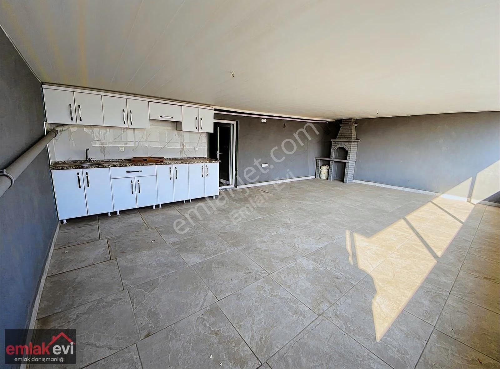 Emlak Evinden Fatih Mahallesinde Çift Teraslı 5+1 Dublex Daire