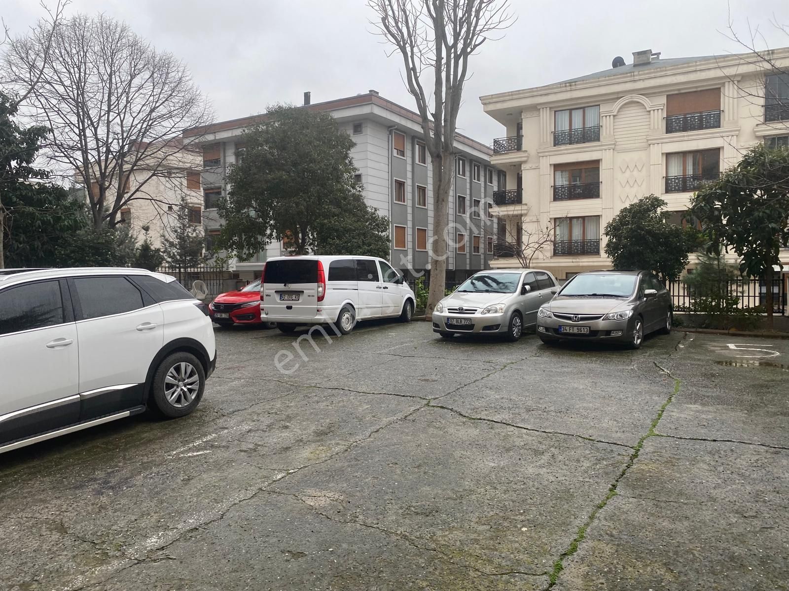 Bahçelievler Medicana Yakını 185 M² 1.kat 3+1 Açık Otoparklı - Görsel 16