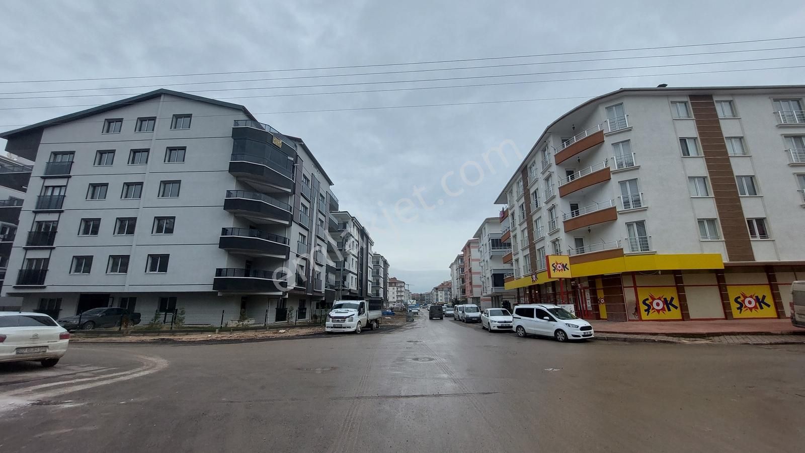 Sincan Yenikent Sıfır Bina 3+1 Ara Kat Asansörlü Geniş Balkonlu - Görsel 2