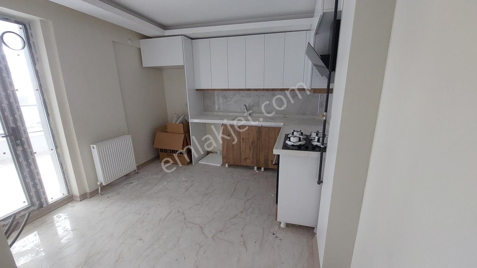 Sincan Yenikent Sıfır Bina 3+1 Ara Kat Asansörlü Geniş Balkonlu - Görsel 8