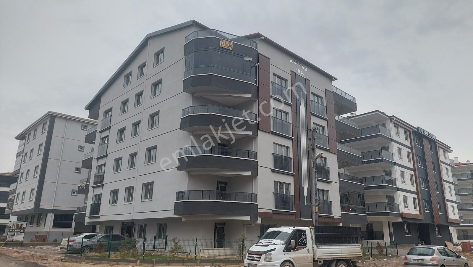 Sincan Yenikent Sıfır Bina 3+1 Ara Kat Asansörlü Geniş Balkonlu - Görsel 4