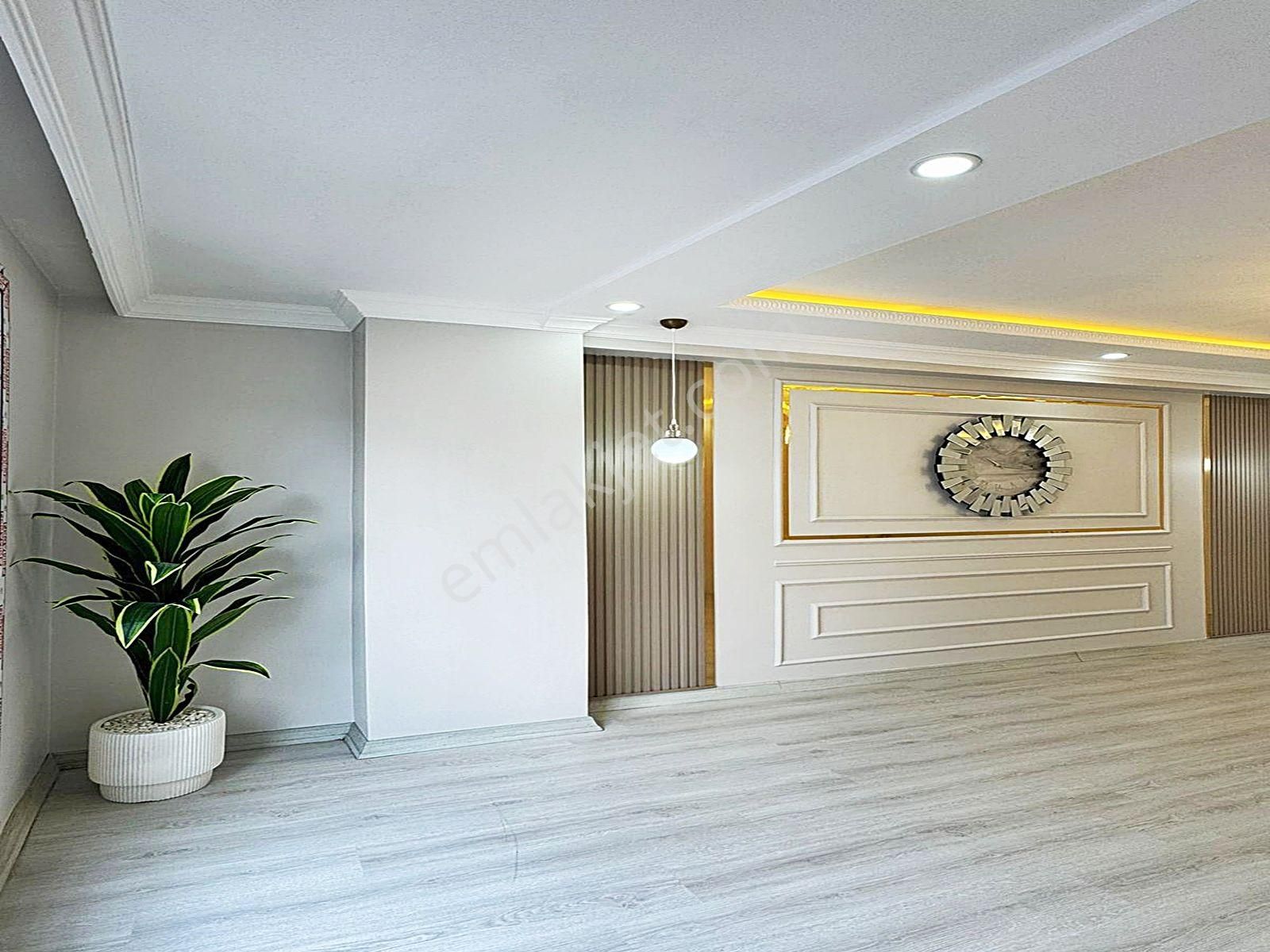 Cadde34'den Çınar Koruparkın Dibinde Sıfır Ebeveyn Banyolu Asansörlü 2+1 Satılık Arakat Daire! - Görsel 3