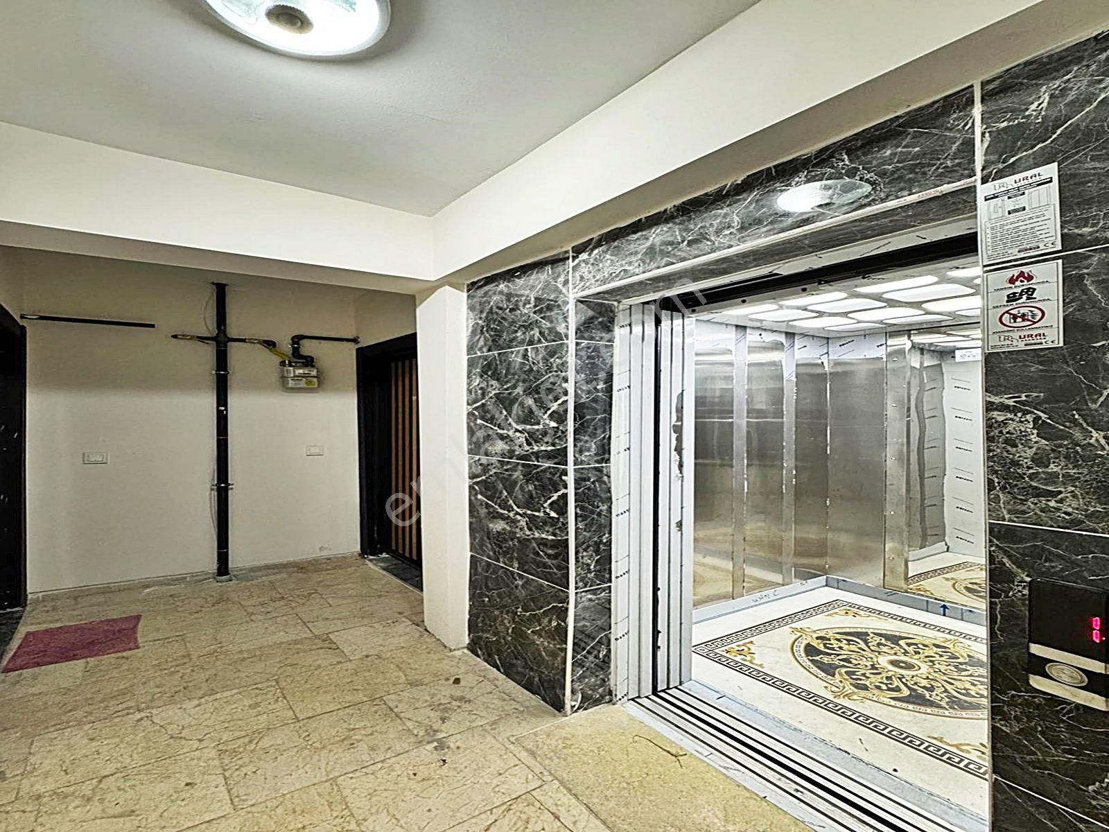 Cadde34'den Çınar Koruparkın Dibinde Sıfır Ebeveyn Banyolu Asansörlü 2+1 Satılık Arakat Daire! - Görsel 6