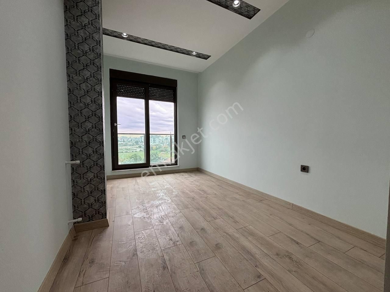 Modern Dizayna Sahip Sığnak Bulunan Cadde Yakını Katta 3+1 Daire - Görsel 11