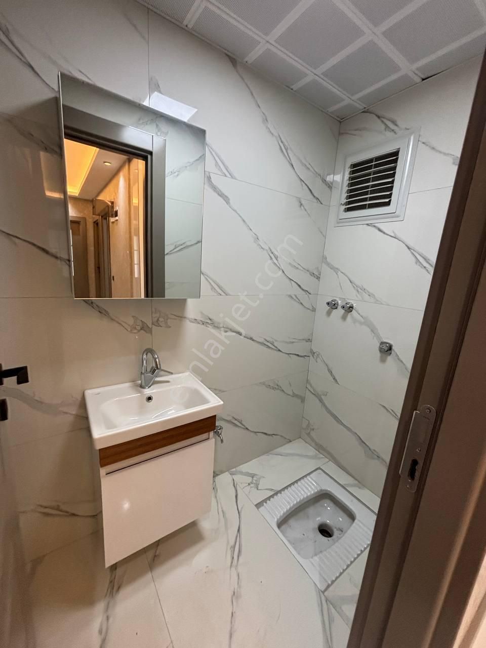 Modern Dizayna Sahip Sığnak Bulunan Cadde Yakını Katta 3+1 Daire - Görsel 15