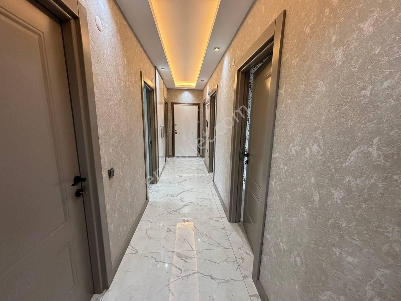 Modern Dizayna Sahip Sığnak Bulunan Cadde Yakını Katta 3+1 Daire - Görsel 17