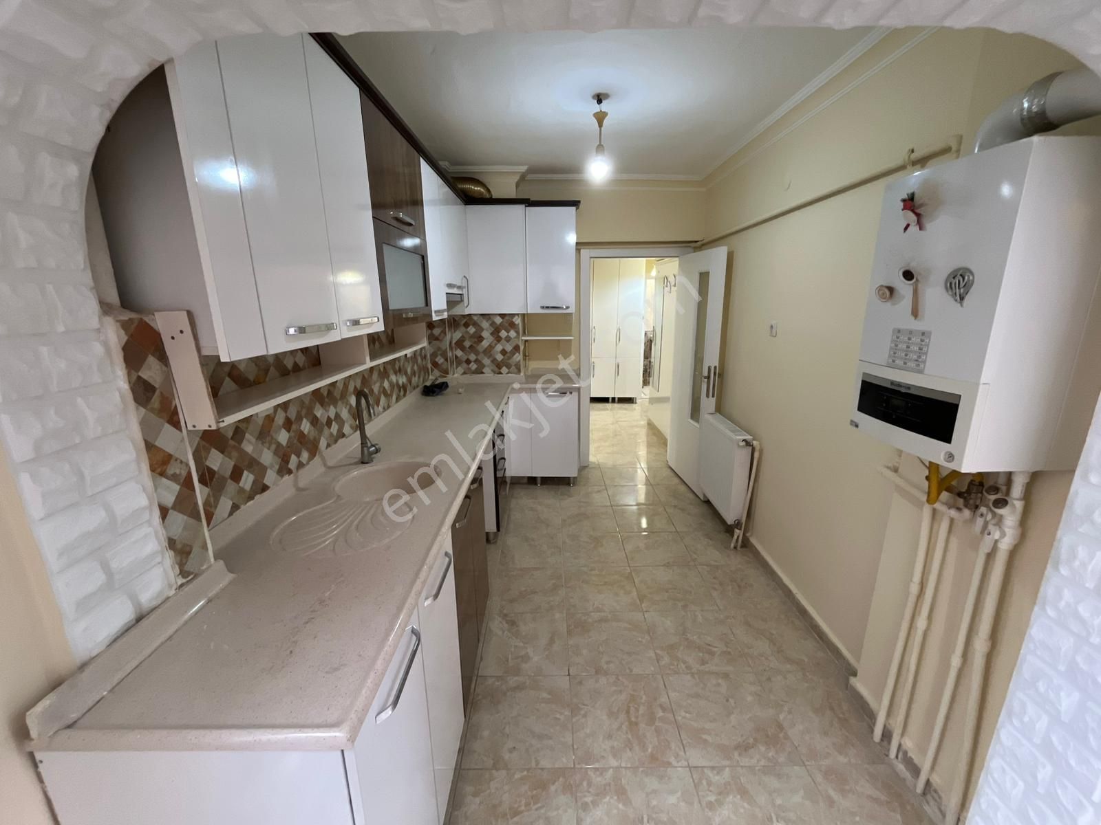 Plevne Mahallesinde 3+1 Yüksek Giriş Yapılı Daire! - Görsel 5