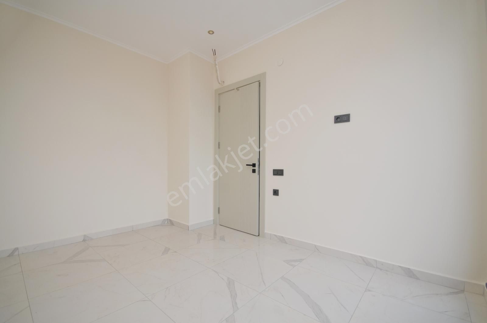 Alanya Demirtaş'da Manzaralı Satılık 1+1 Daireler Kapalı Havuzlu - Görsel 3