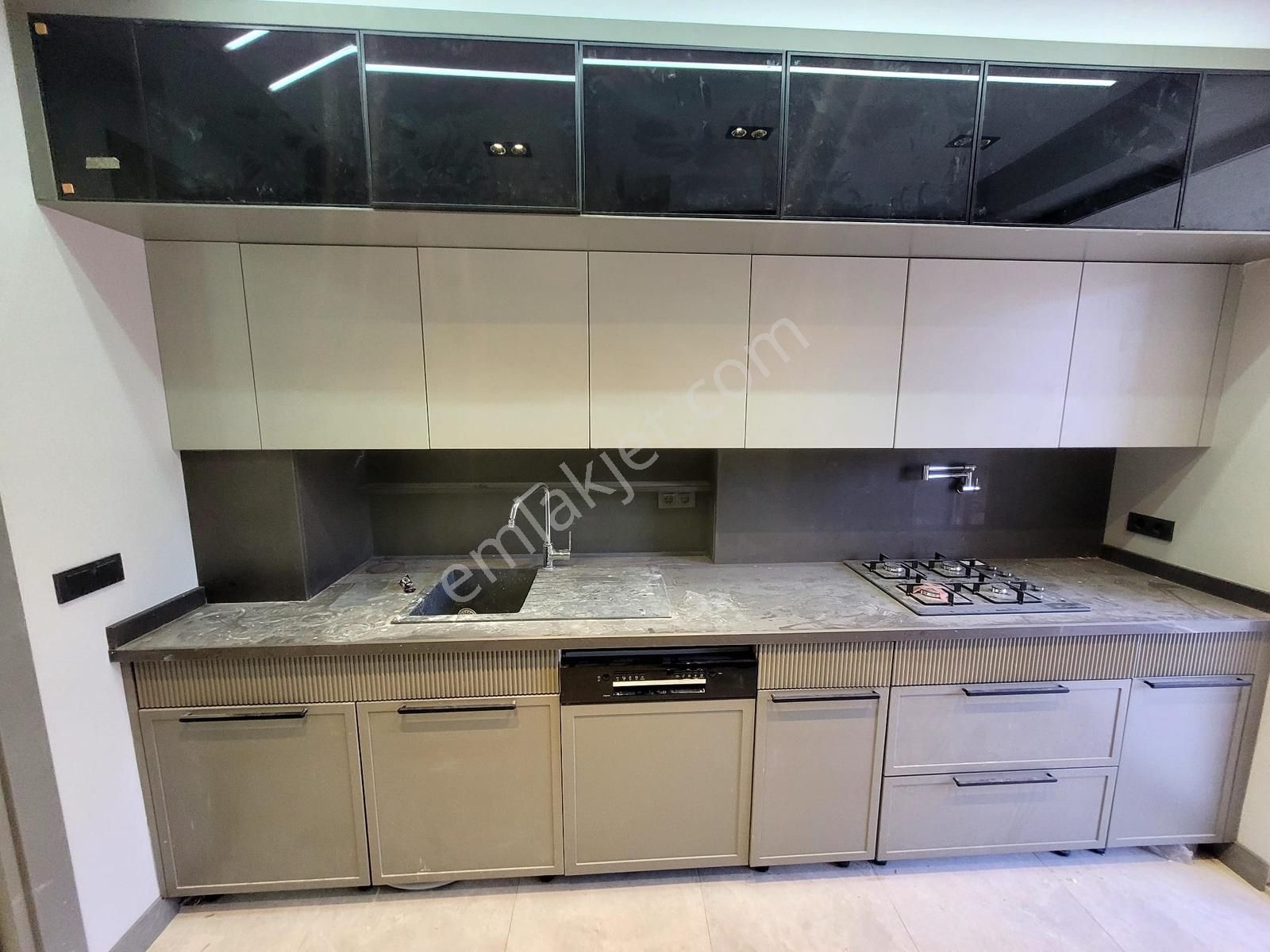 Cumhuriyet Mah.de Ara Kat Ön Cephe Sıfır Ultra Lüks 3+1 Daire - Görsel 32