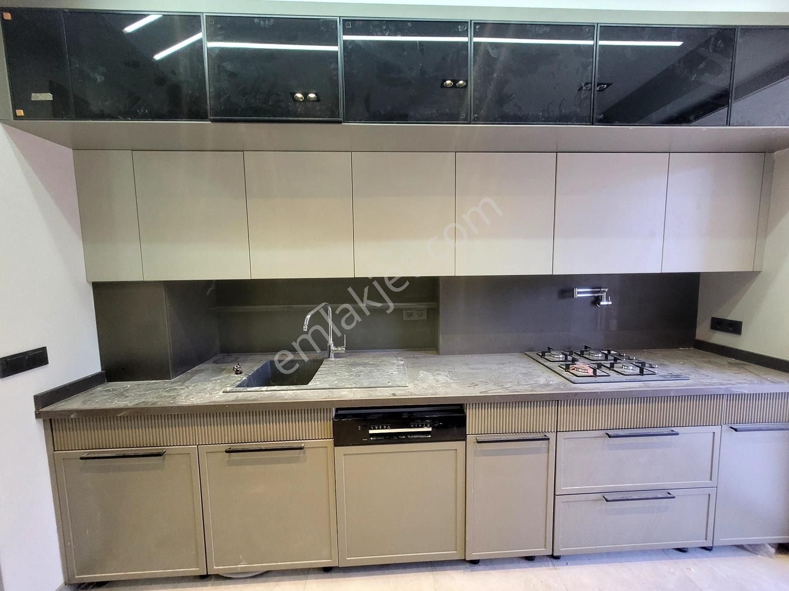 Cumhuriyet Mah.de Ara Kat Ön Cephe Sıfır Ultra Lüks 3+1 Daire - Görsel 24