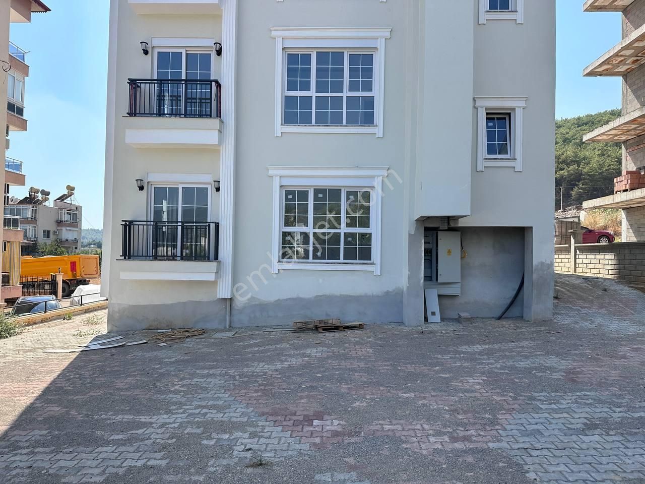 Çıplaklı'da İskanlı Krediye Uygun Ayrı Mutfaklı 3+1 Sıfır Daire - Görsel 3