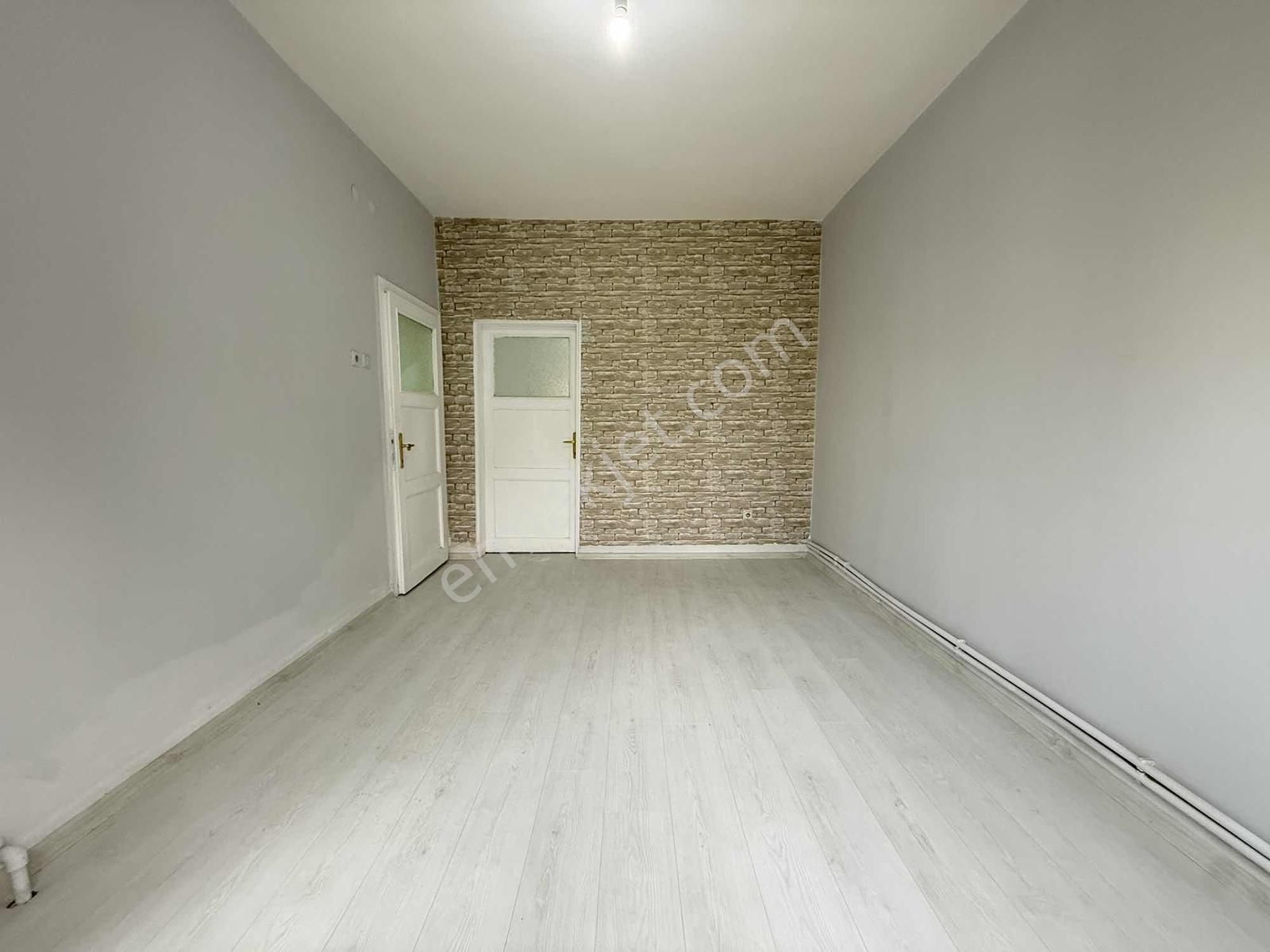 Menderes Blokların Da 2+1 Kat 1 Ön Cadde Üstü 80 M2 Kombili - Görsel 8