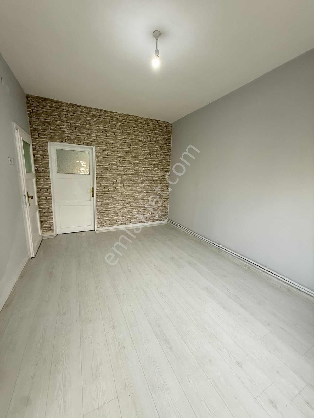 Menderes Blokların Da 2+1 Kat 1 Ön Cadde Üstü 80 M2 Kombili - Görsel 7