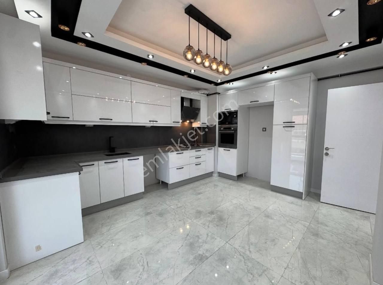 Keçiören Bağlarbaşı Mah Sahibinden Kiralık 2+1 Daire Sahibi İletişim: ○𝟝𝟛𝟠' 𝟐𝟑𝟑' 𝟡𝟟𝟛○ ✅ - Görsel 2