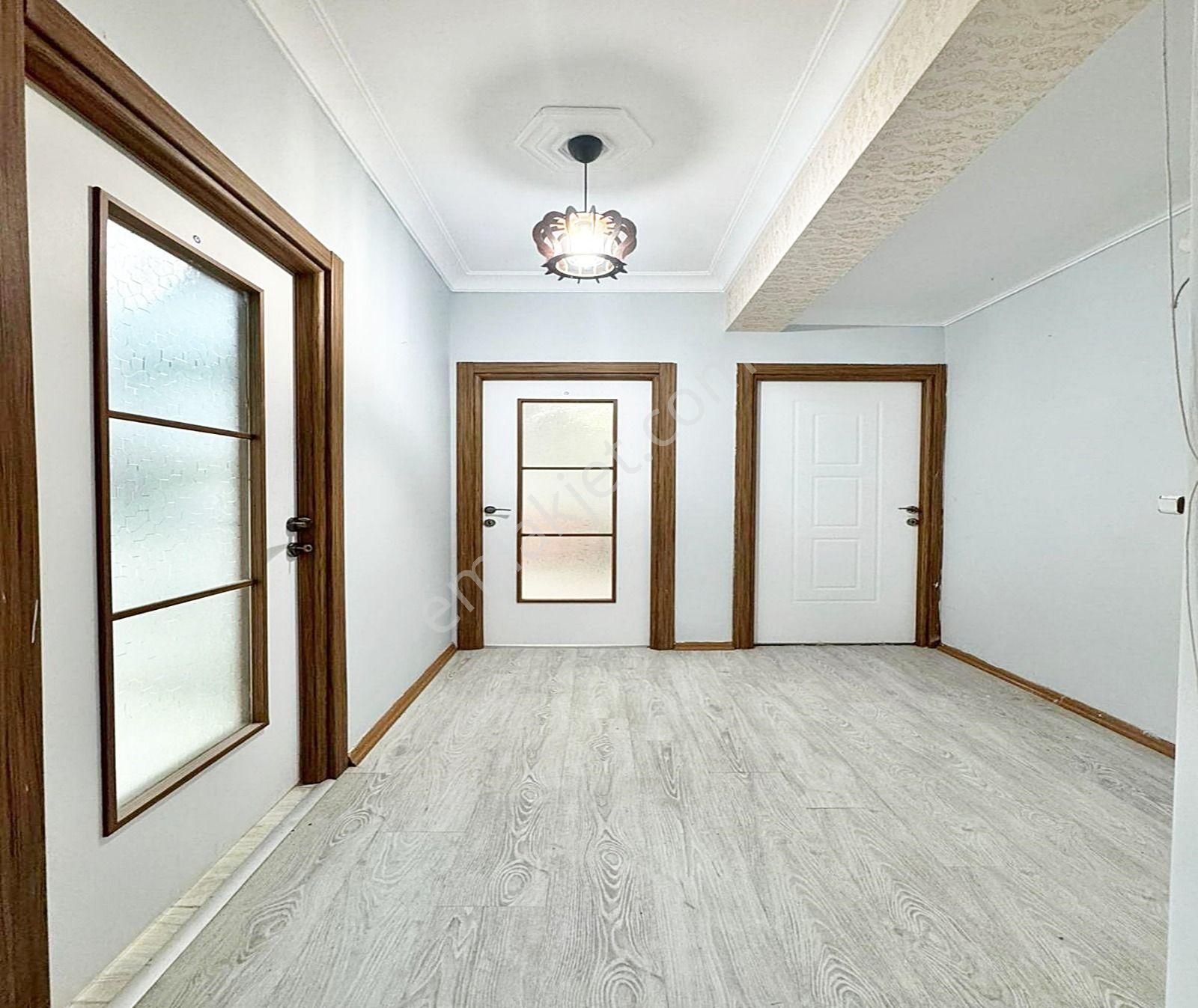 Metrobüse Yakın 5 Dakika Mesafede 1.kat 2+1 100m2 2.850.0000 Tl - Görsel 9