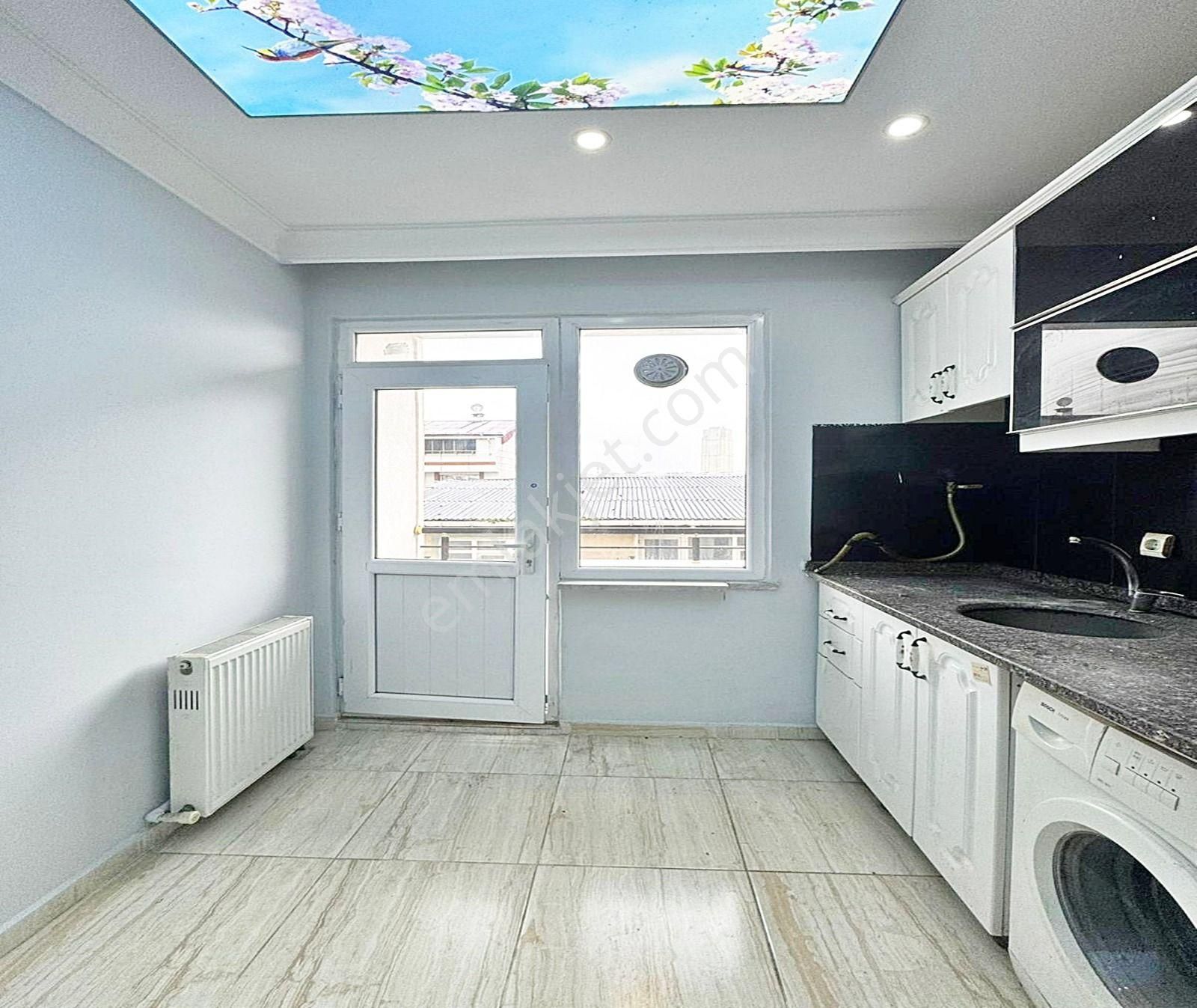 Metrobüse Yakın 5 Dakika Mesafede 1.kat 2+1 100m2 2.850.0000 Tl