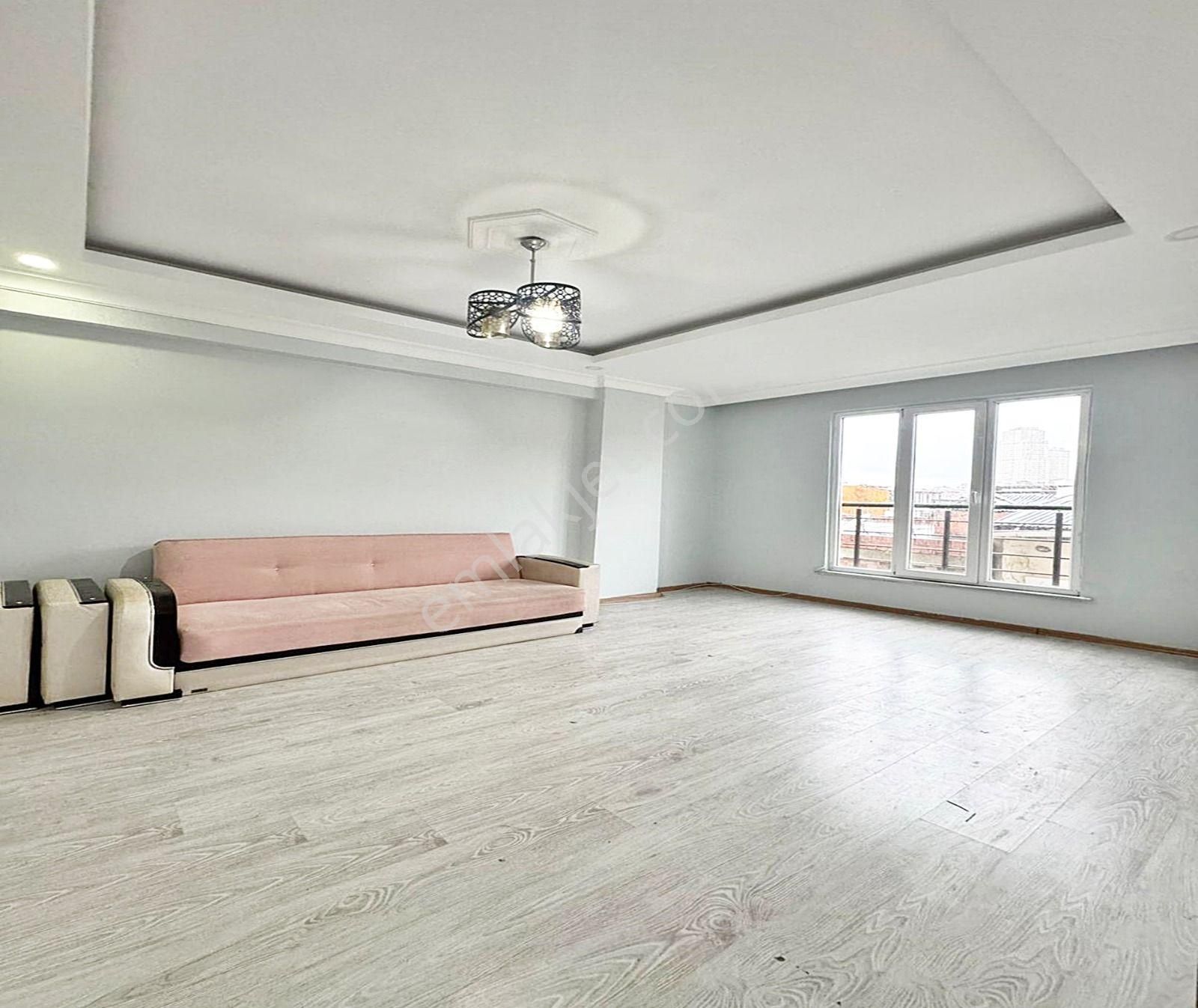 Metrobüse Yakın 5 Dakika Mesafede 1.kat 2+1 100m2 2.850.0000 Tl - Görsel 2