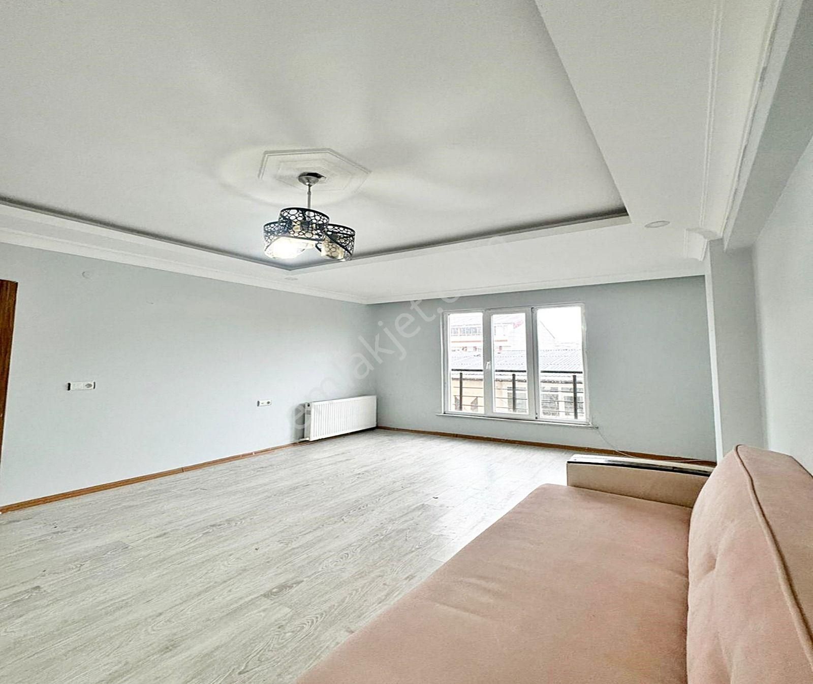 Metrobüse Yakın 5 Dakika Mesafede 1.kat 2+1 100m2 2.850.0000 Tl - Görsel 13