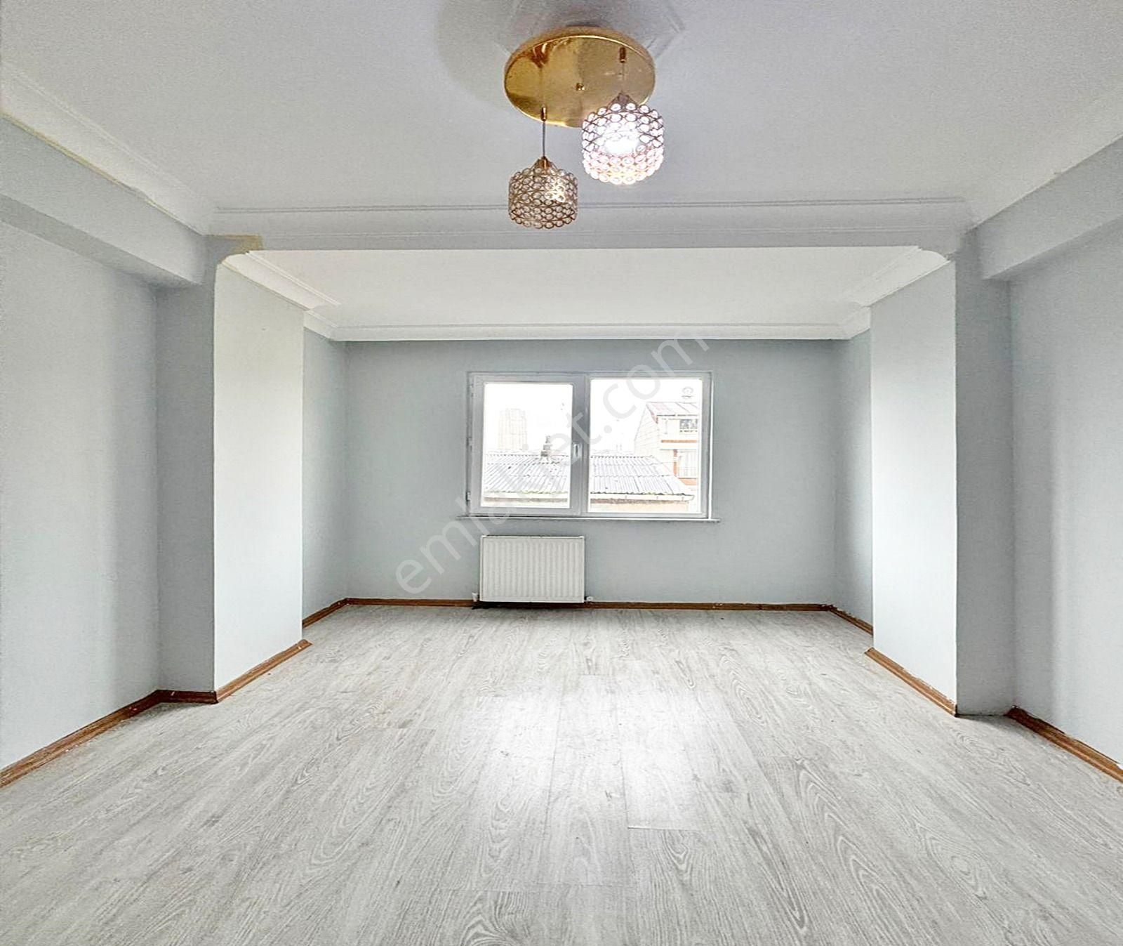 Metrobüse Yakın 5 Dakika Mesafede 1.kat 2+1 100m2 2.850.0000 Tl - Görsel 3