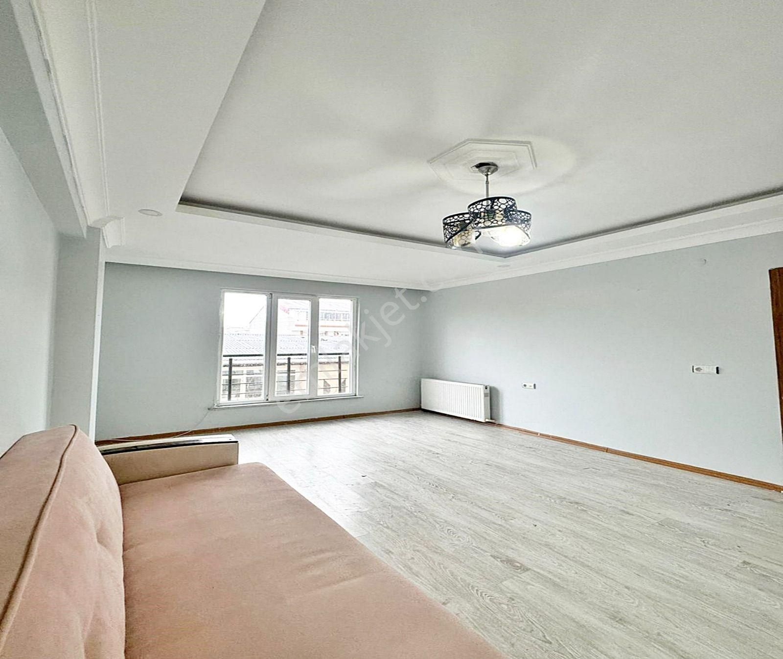 Metrobüse Yakın 5 Dakika Mesafede 1.kat 2+1 100m2 2.850.0000 Tl - Görsel 19