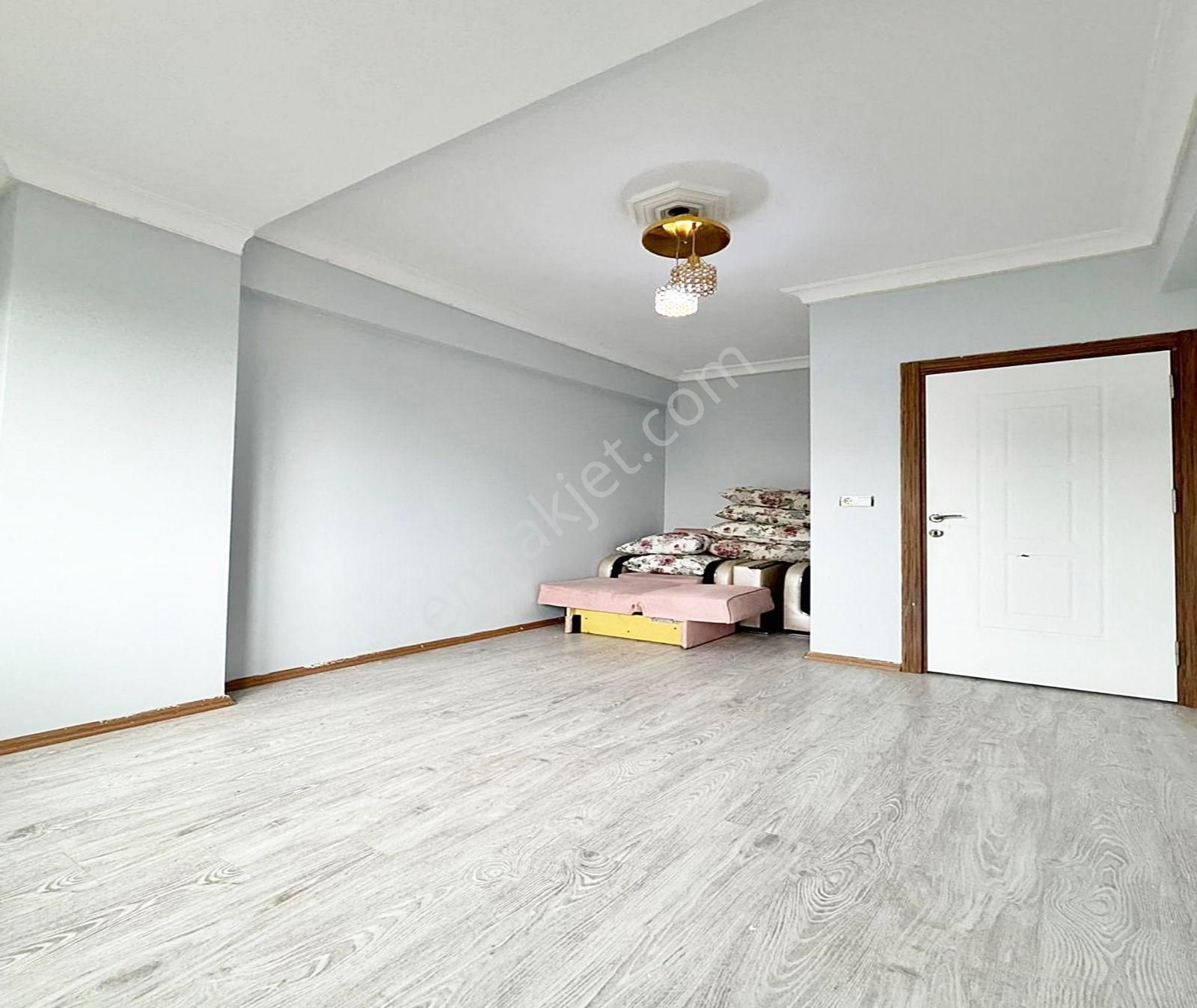 Metrobüse Yakın 5 Dakika Mesafede 1.kat 2+1 100m2 2.850.0000 Tl - Görsel 18