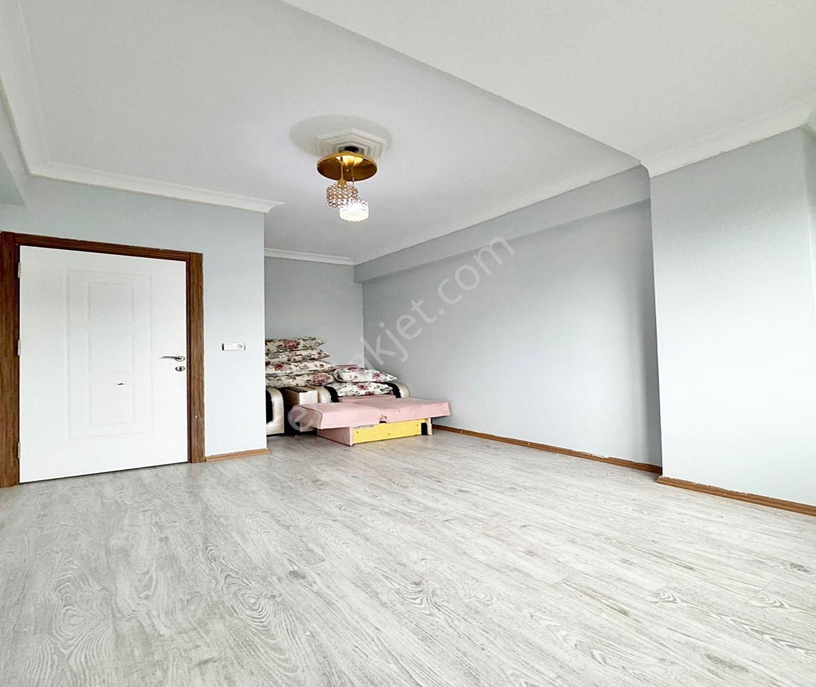 Metrobüse Yakın 5 Dakika Mesafede 1.kat 2+1 100m2 2.850.0000 Tl - Görsel 16