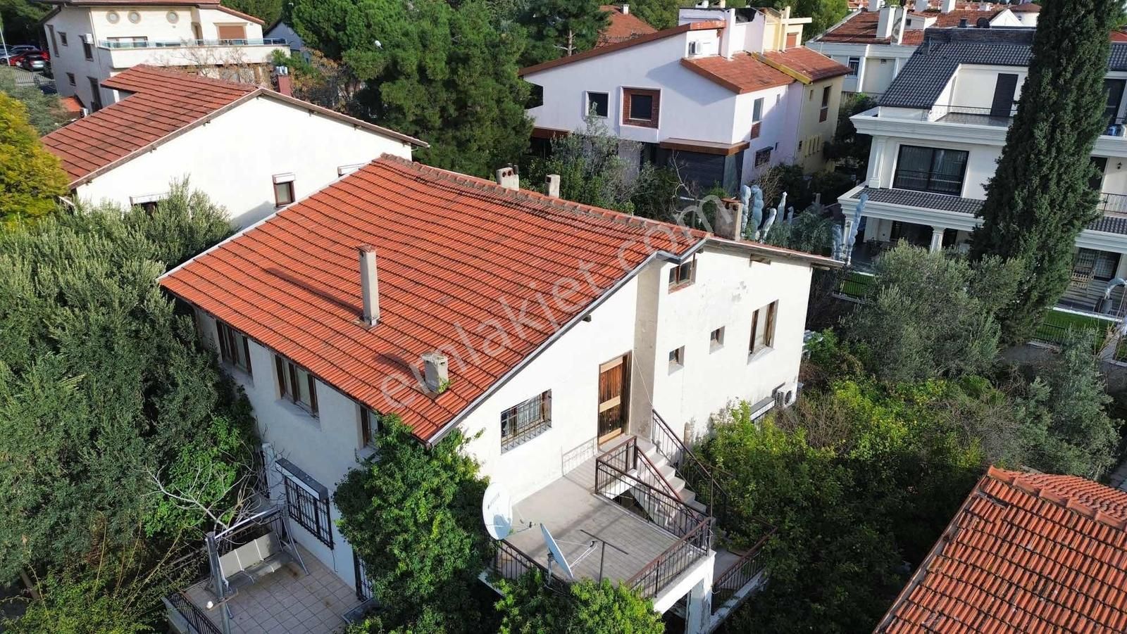 Profösörler Sitesinde Satılık Müstakil Villa