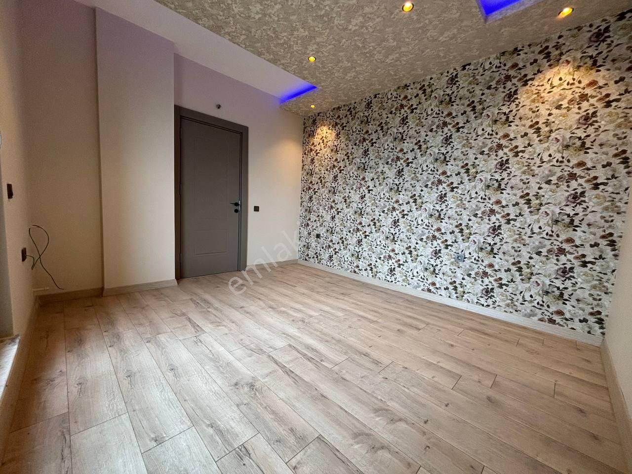 Sığnak Bulunan Kaçırılmayacak Cadde Üzeri Katta 2+1 Daire - Görsel 7