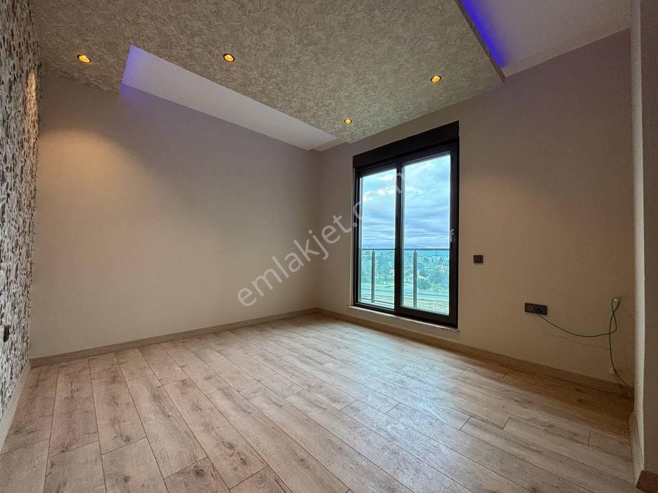 Sığnak Bulunan Kaçırılmayacak Cadde Üzeri Katta 2+1 Daire - Görsel 8