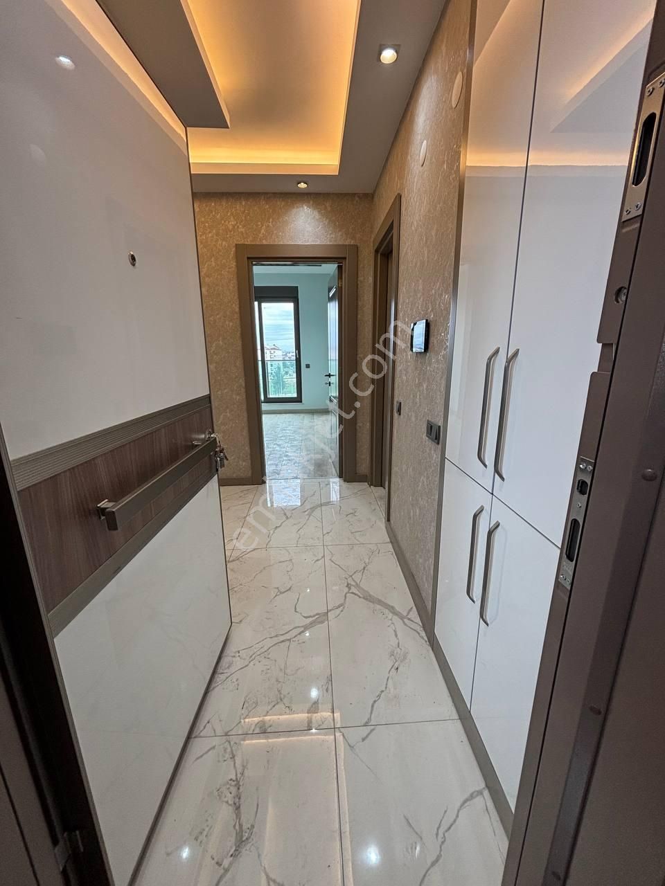 Sığnak Bulunan Kaçırılmayacak Cadde Üzeri Katta 2+1 Daire - Görsel 16