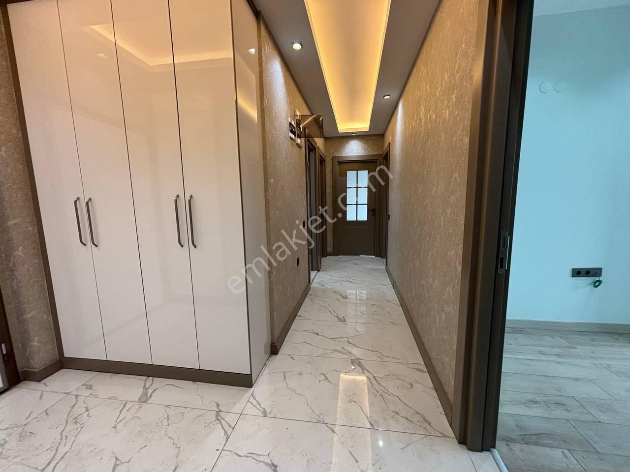 Sığnak Bulunan Kaçırılmayacak Cadde Üzeri Katta 2+1 Daire - Görsel 18