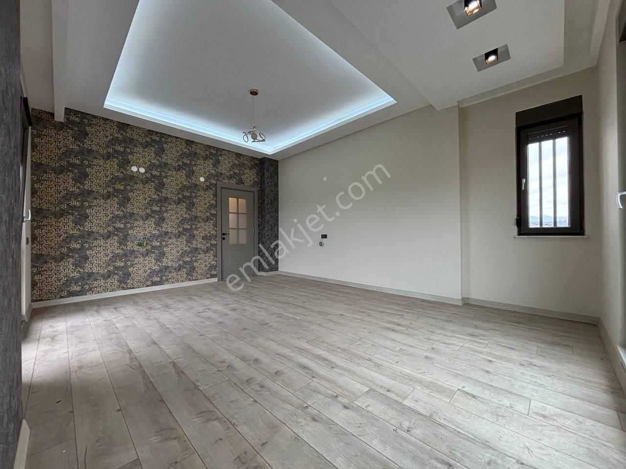 Sığnak Bulunan Kaçırılmayacak Cadde Üzeri Katta 2+1 Daire - Görsel 4