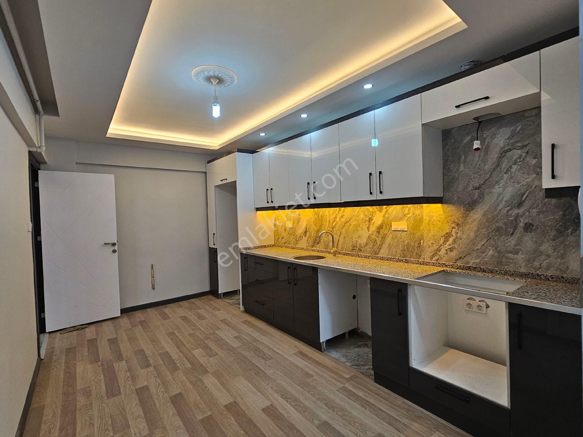 Buca Göksu Mah .120 M2 Çift Cepheli 2 +1 Satılık Doğalgazlı Daire