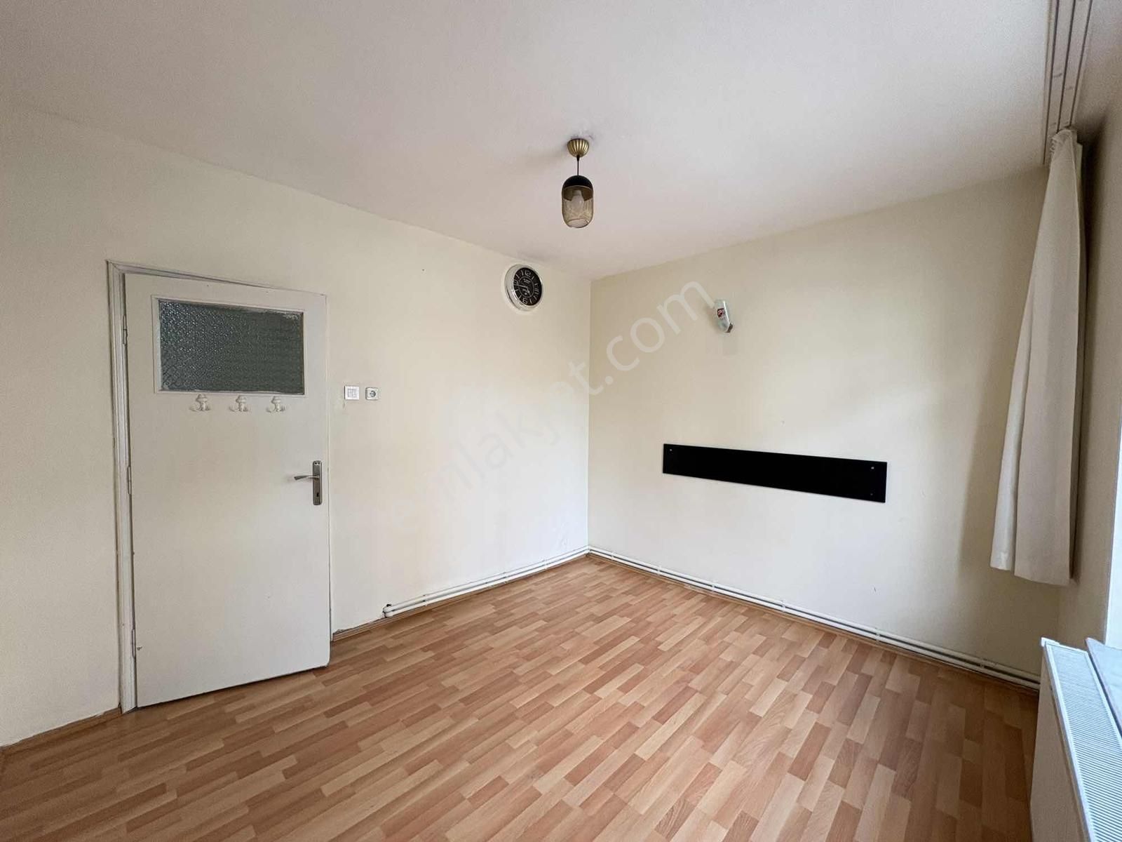 Cumhuriyette Masrafsız | Araç Takasına Açık | Tramvay Yanı 3+1 - Görsel 15