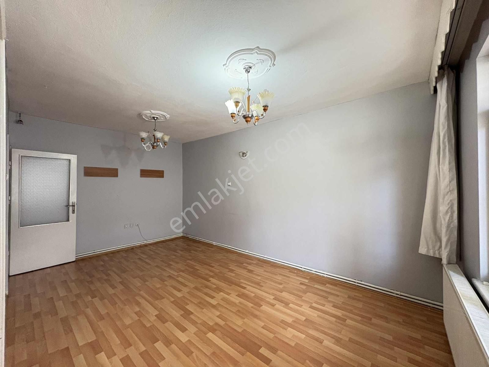 Cumhuriyette Masrafsız | Araç Takasına Açık | Tramvay Yanı 3+1 - Görsel 20