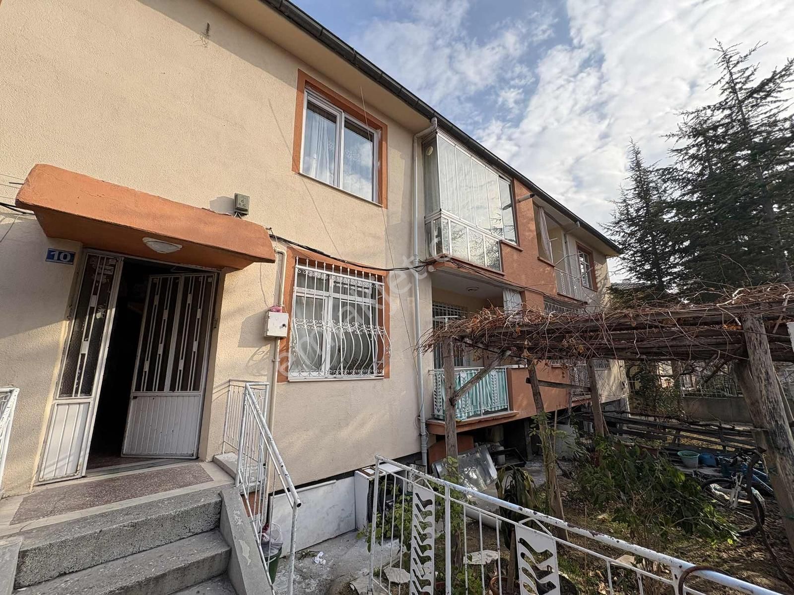 Cumhuriyette Masrafsız | Araç Takasına Açık | Tramvay Yanı 3+1 - Görsel 2