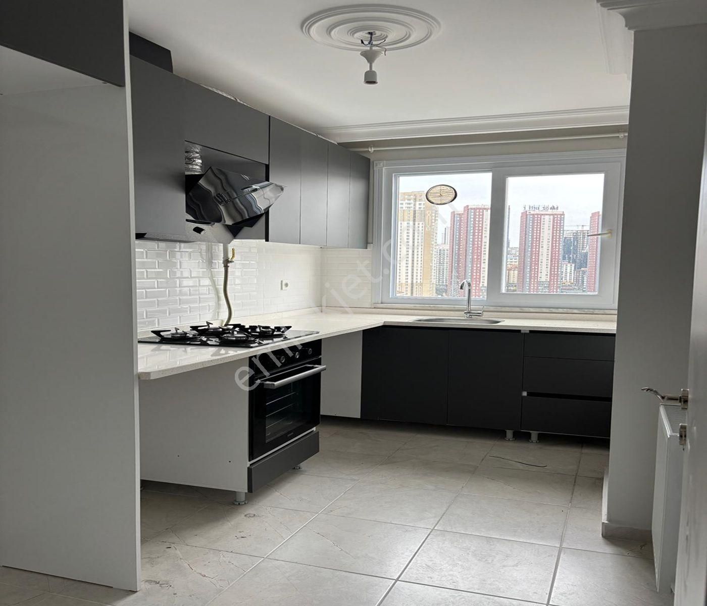 Batı Yapıdan Metrobüse 10 Dk Yürüme Mesfesi Kiralık 25 Bin