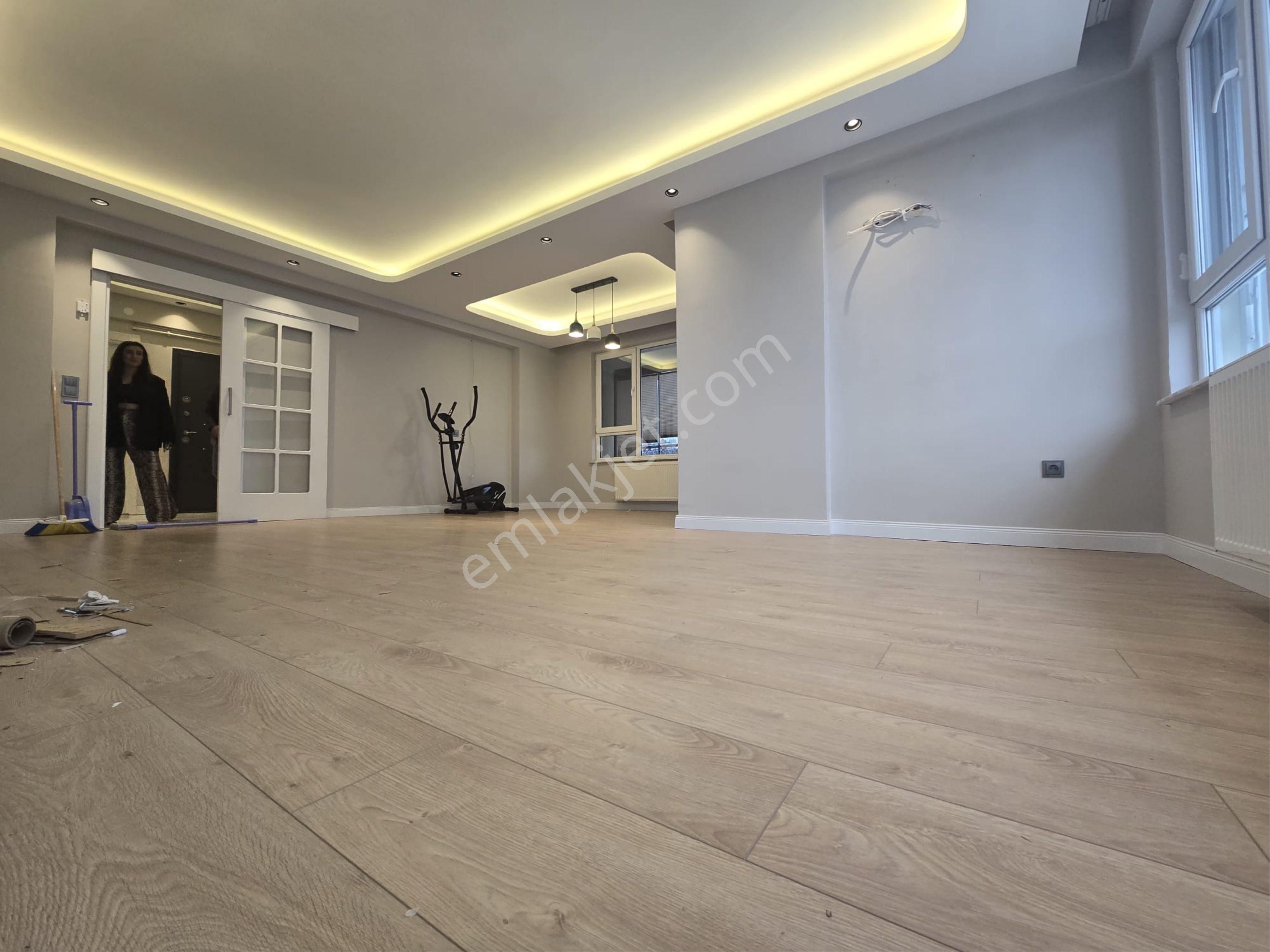 Meydankavağı Site İçerisinde İçi Yapılı Yüksek Tavanlı 3+1 Daire - Görsel 7