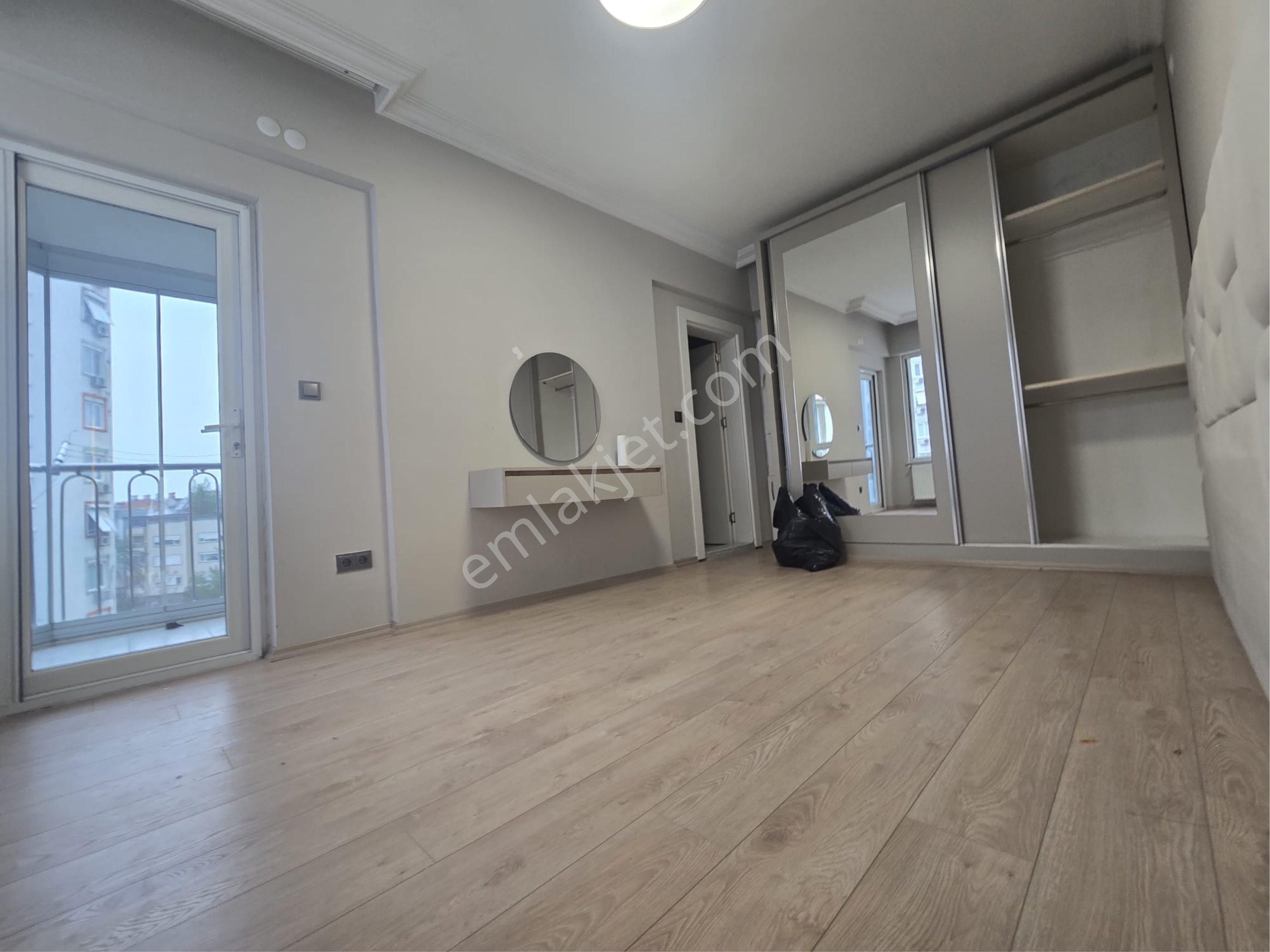 Meydankavağı Site İçerisinde İçi Yapılı Yüksek Tavanlı 3+1 Daire - Görsel 26