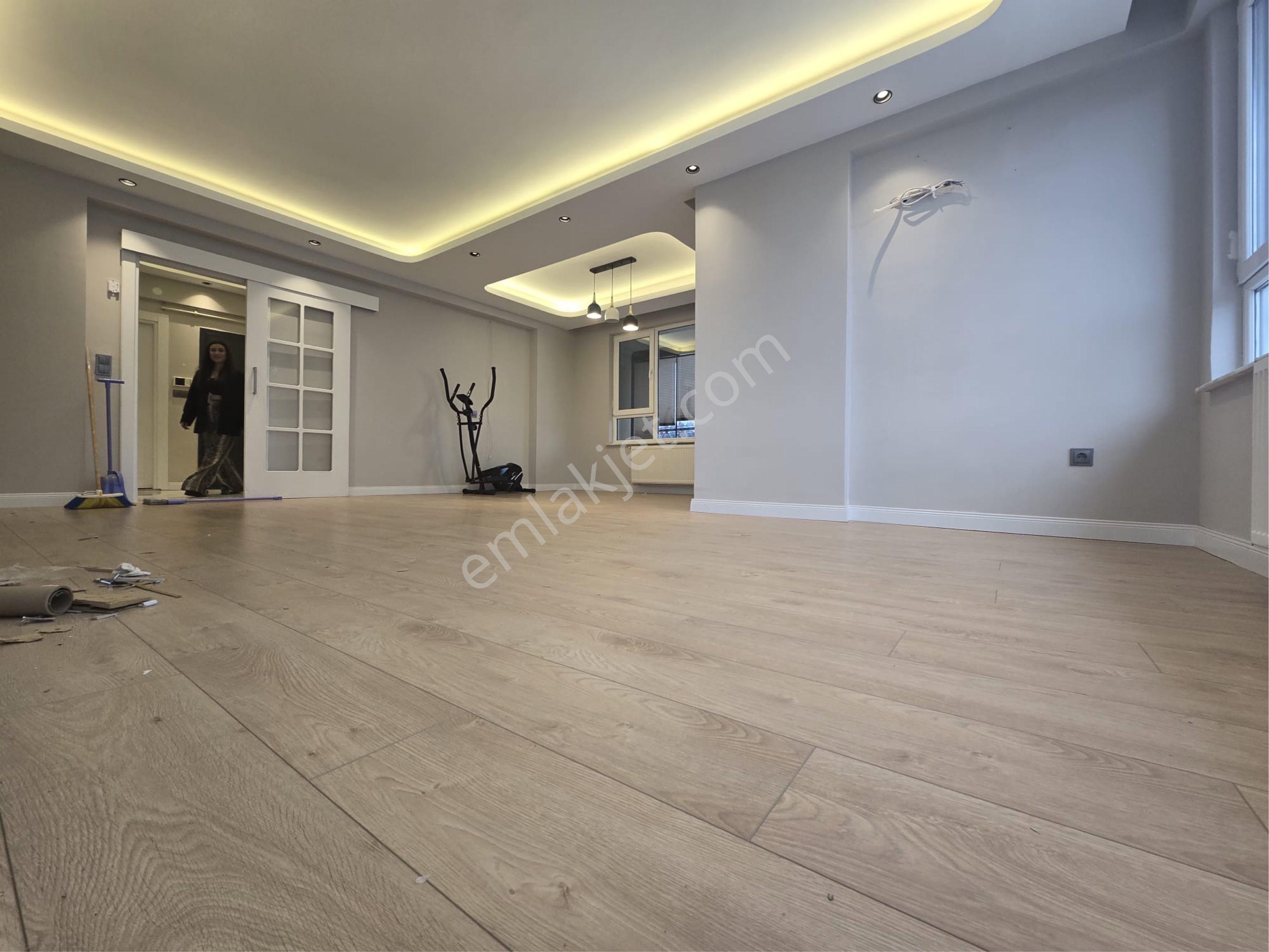 Meydankavağı Site İçerisinde İçi Yapılı Yüksek Tavanlı 3+1 Daire - Görsel 5