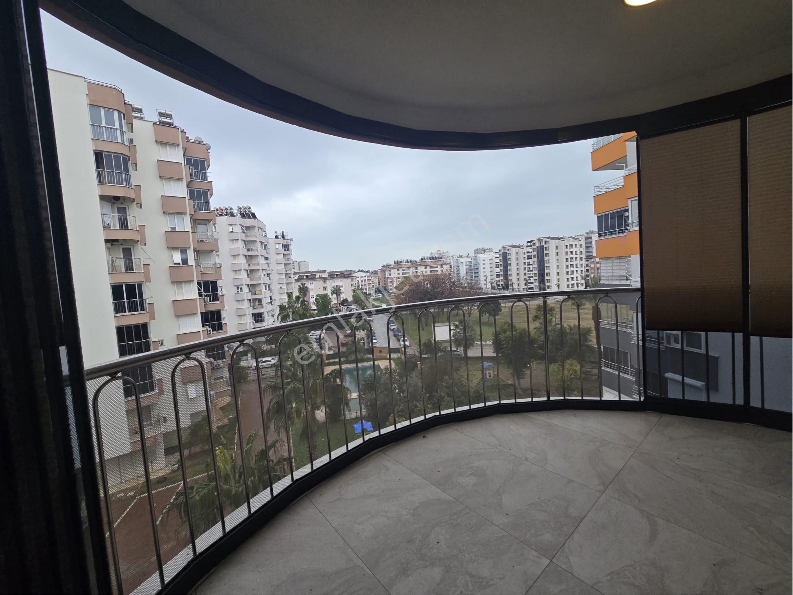 Meydankavağı Site İçerisinde İçi Yapılı Yüksek Tavanlı 3+1 Daire - Görsel 10