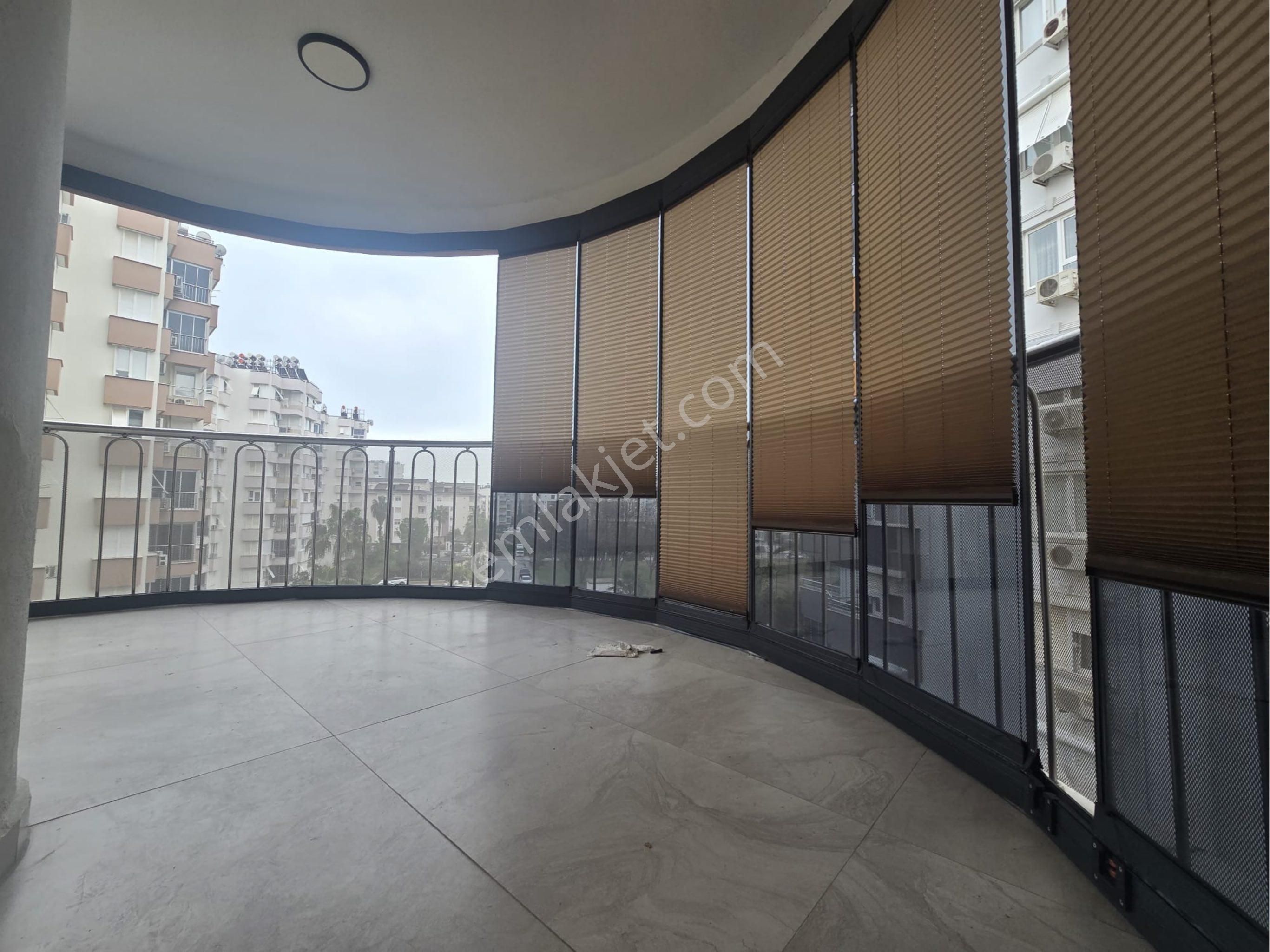 Meydankavağı Site İçerisinde İçi Yapılı Yüksek Tavanlı 3+1 Daire - Görsel 8