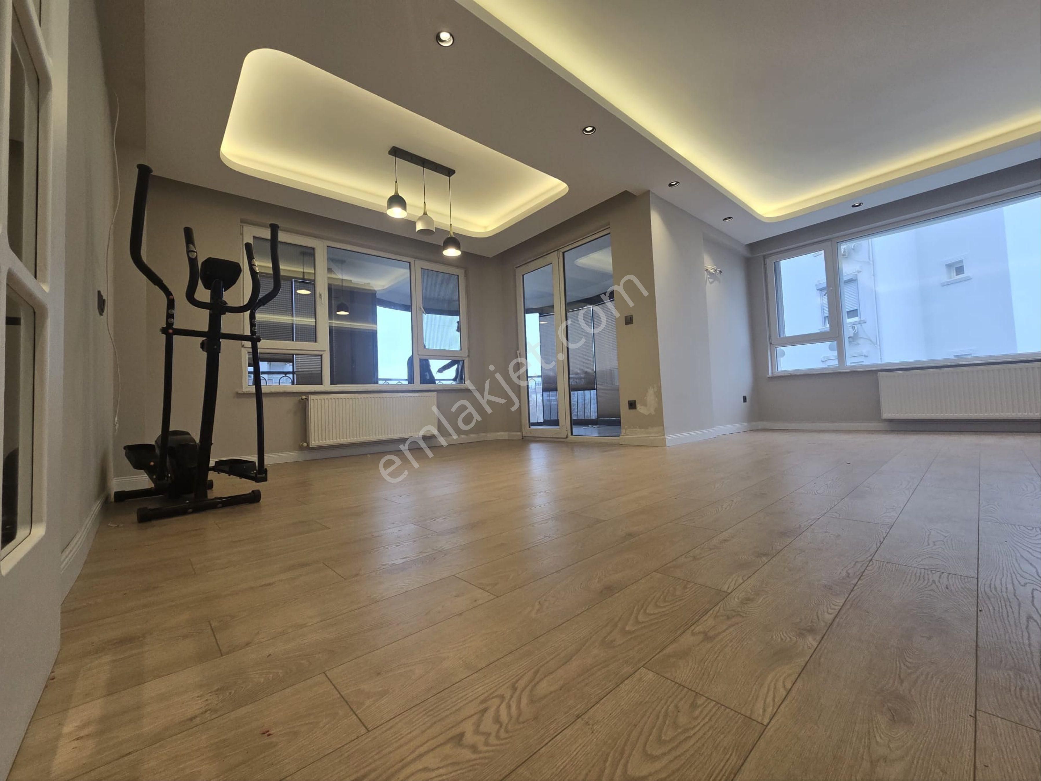 Meydankavağı Site İçerisinde İçi Yapılı Yüksek Tavanlı 3+1 Daire - Görsel 4