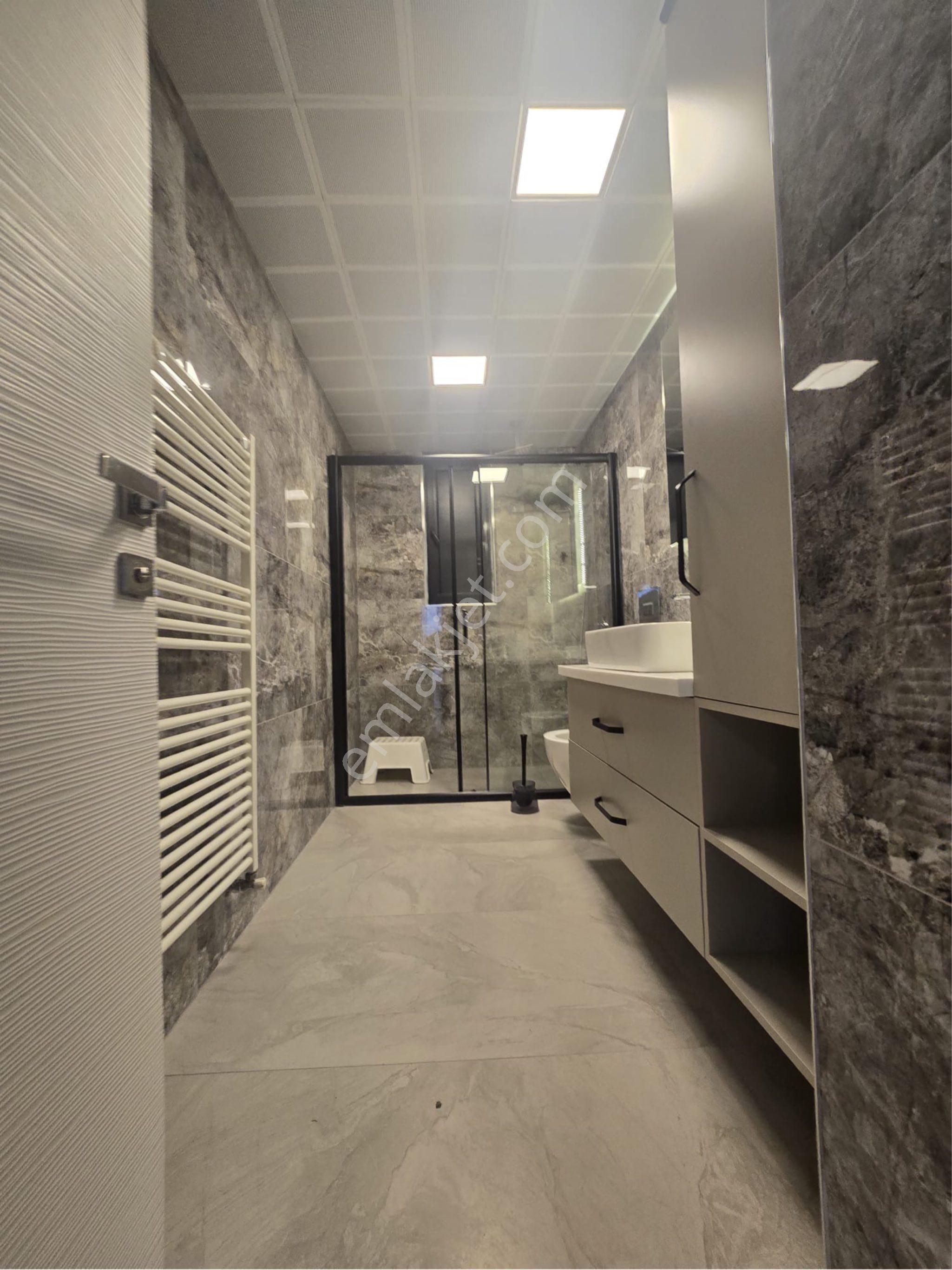 Meydankavağı Site İçerisinde İçi Yapılı Yüksek Tavanlı 3+1 Daire - Görsel 21