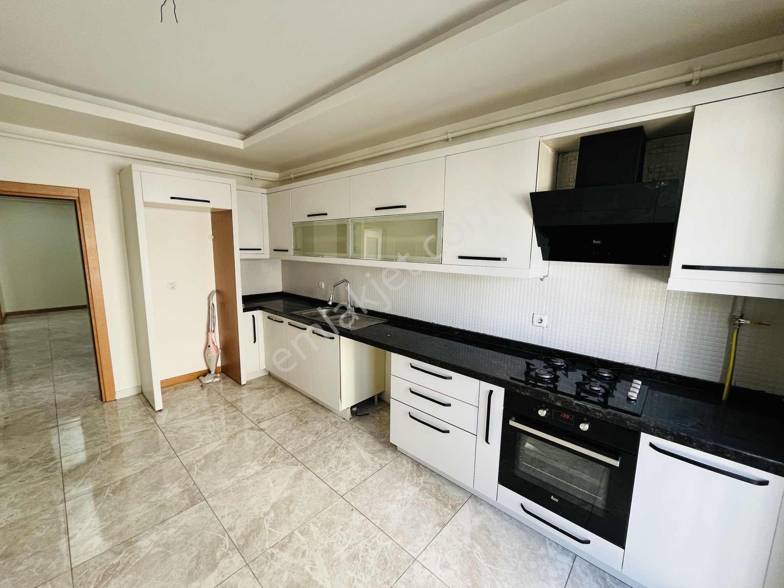 Baranoğlu Emlak Tepe Yolu Üzerinde Bağcı Sitesi 2+1 Daire - Görsel 15