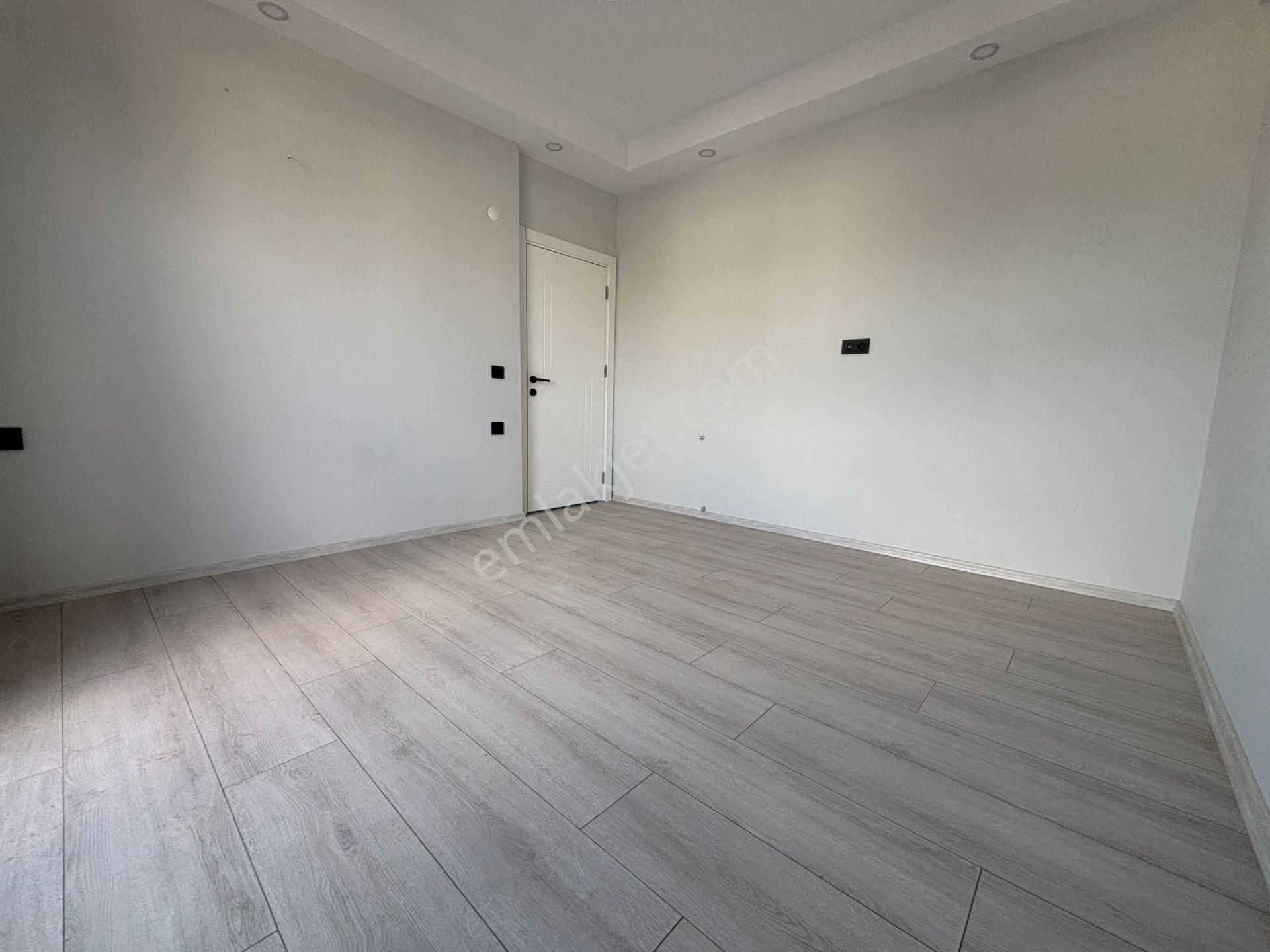 Cadde Üzerinde Yüzme Havuzu Ve Çocuk Oyun Alanı Bulunan Katta 3+1 Daire - Görsel 9