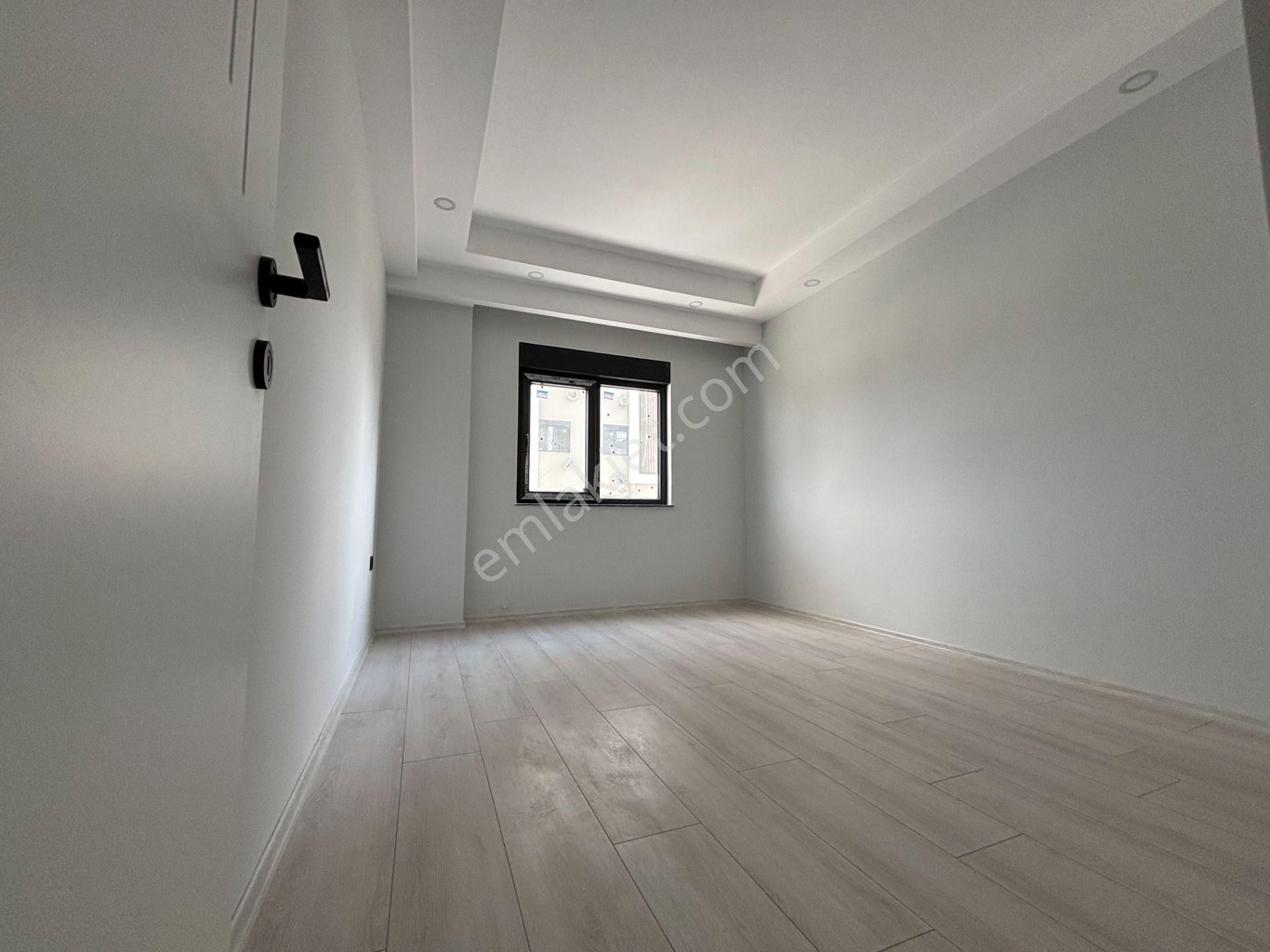 Cadde Üzerinde Yüzme Havuzu Ve Çocuk Oyun Alanı Bulunan Katta 3+1 Daire - Görsel 13